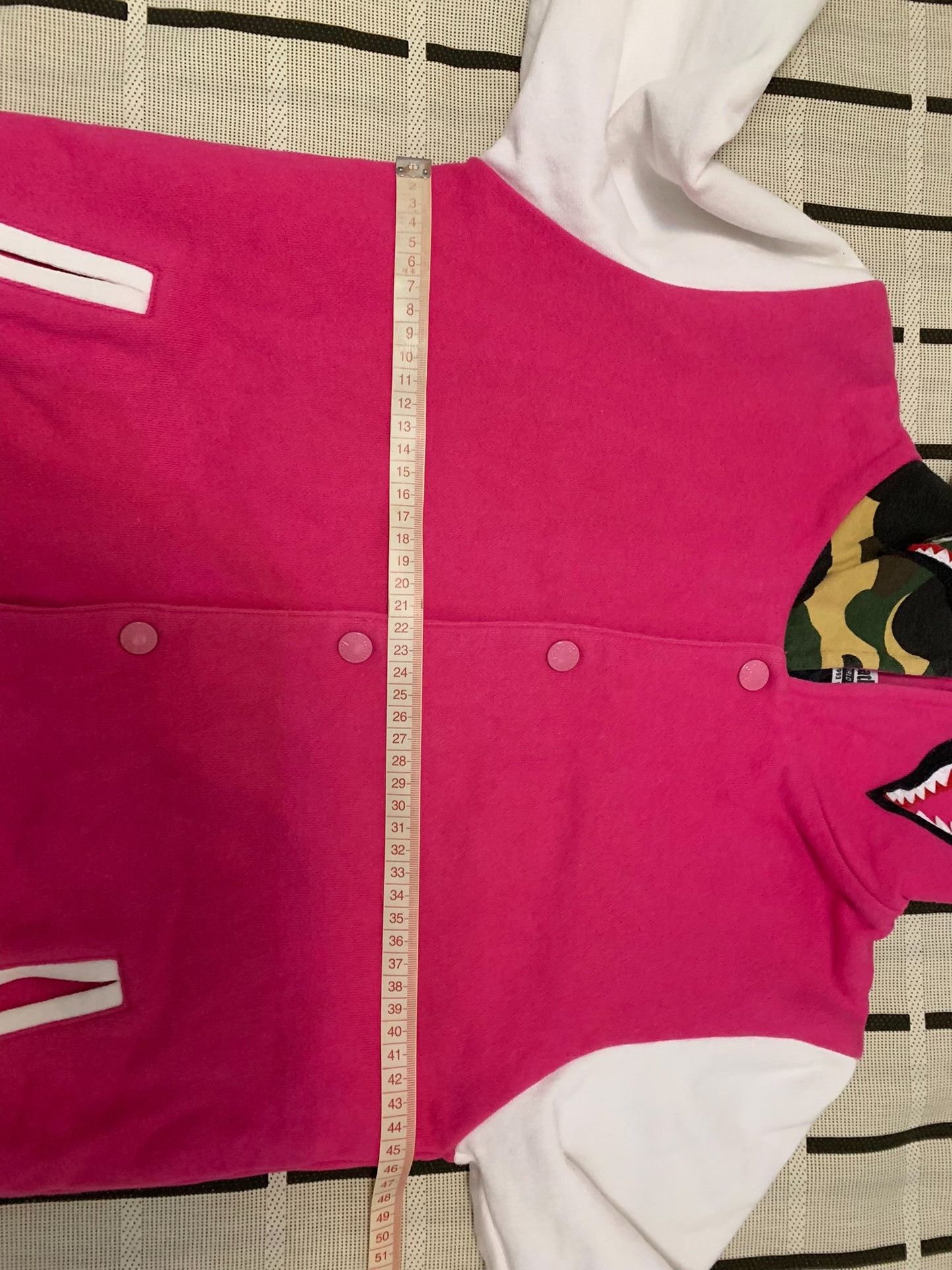 Bape Bape Shark Camo Red Down Jacket S Women Size S / US 4 / IT 40 - 7 Thumbnail