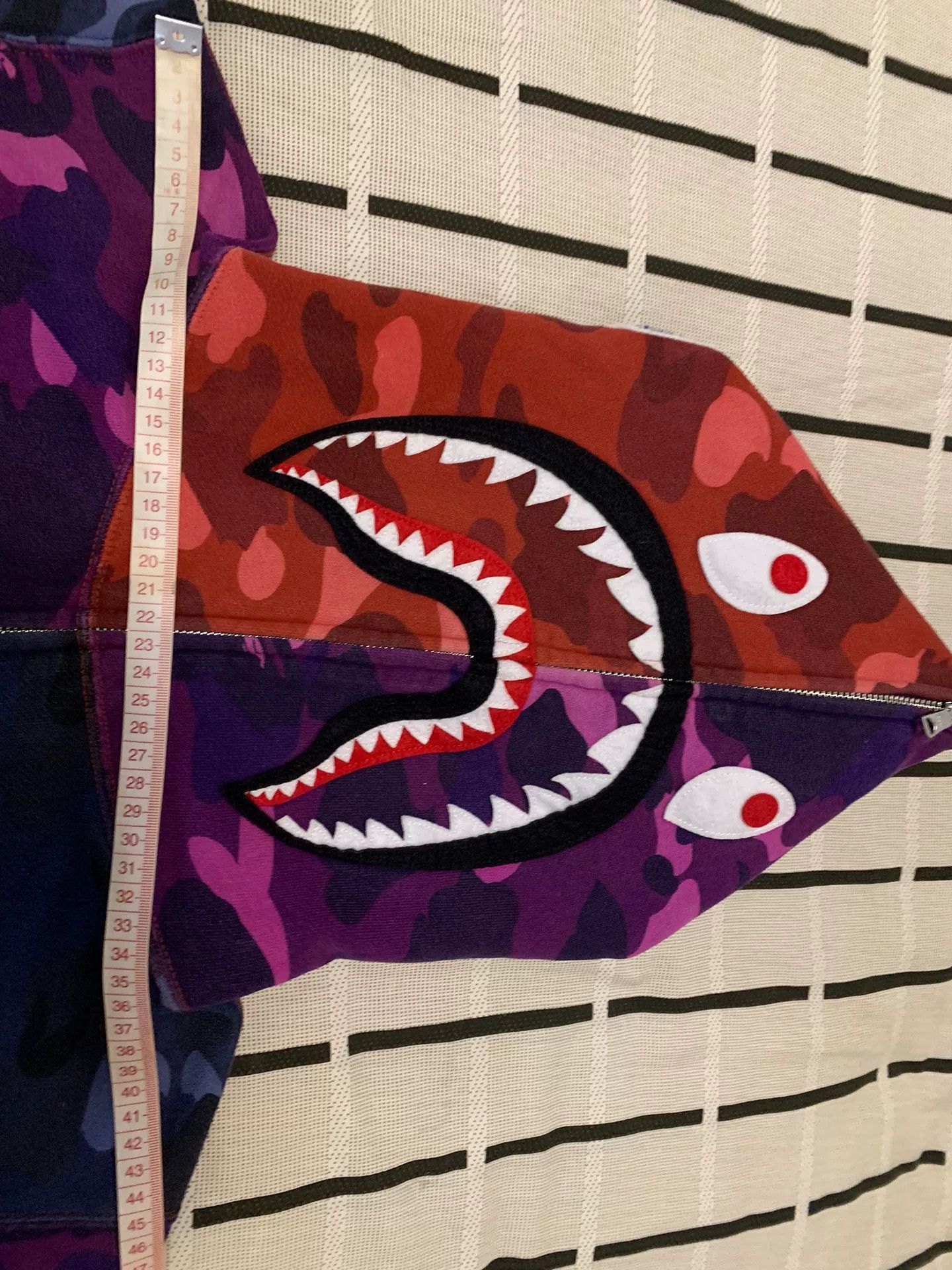 Bape Bape Shark Camo Multi Light Jacket L Men Size US L / EU 52-54 / 3 - 9 Thumbnail