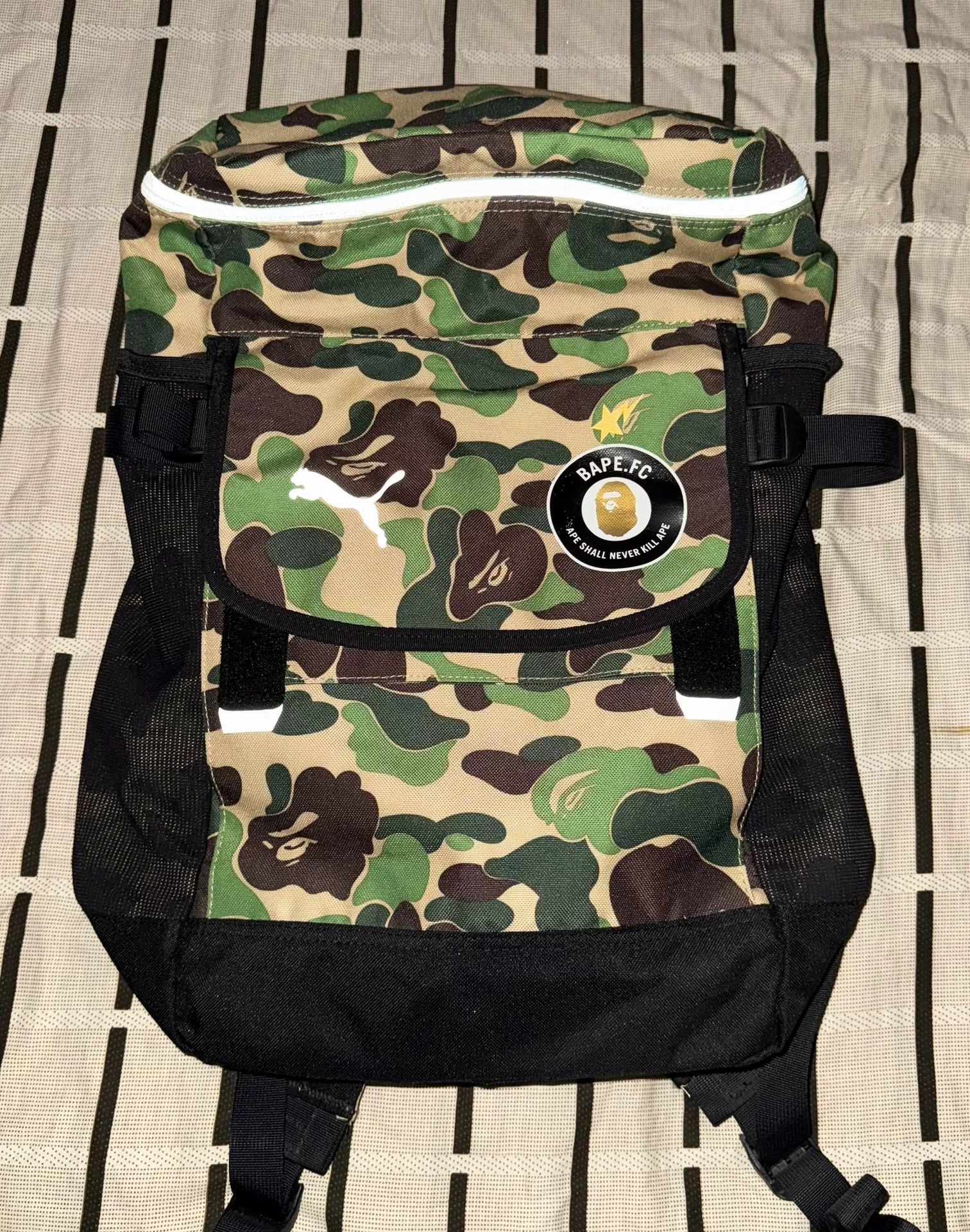 Bape Bape Camo Rare Green Backpack M Women Size ONE SIZE - 2 Thumbnail