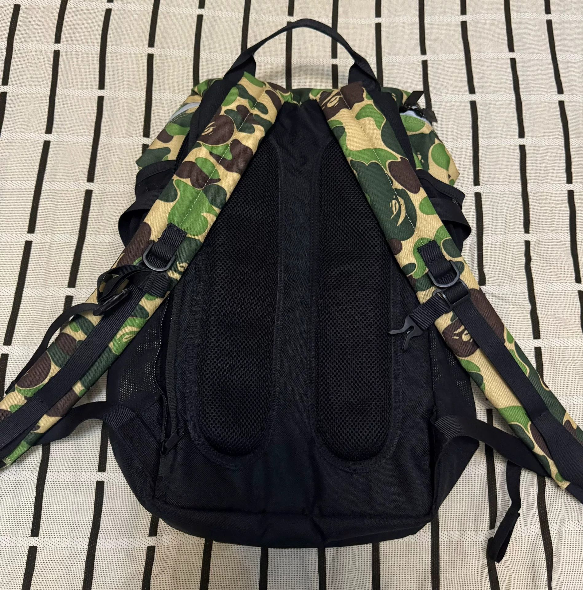 Bape Bape Camo Rare Green Backpack M Women Size ONE SIZE - 4 Thumbnail
