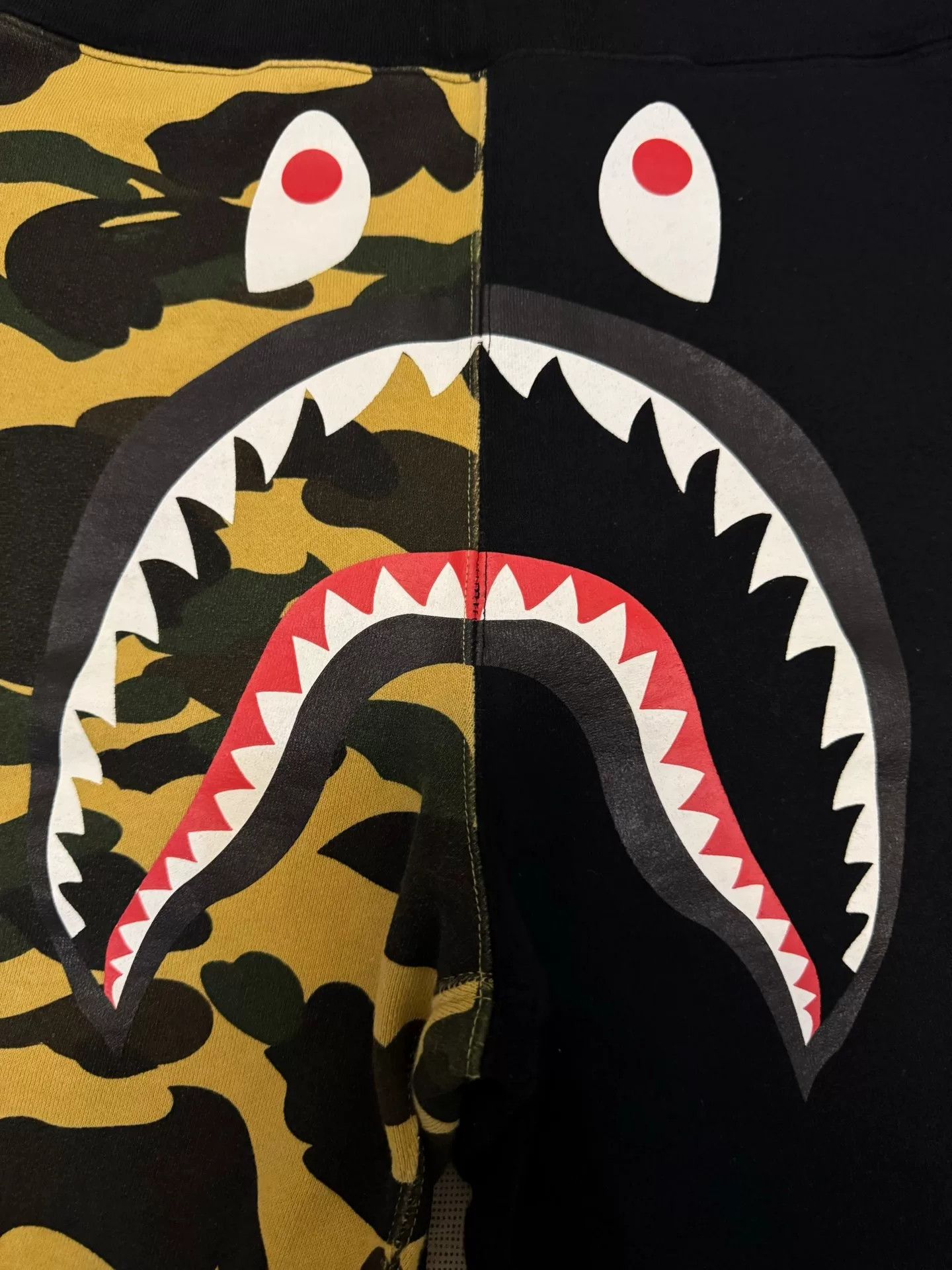 Bape Bape Shark Camo Yellow Shorts M Men Size US 32 / EU 48 - 3 Thumbnail
