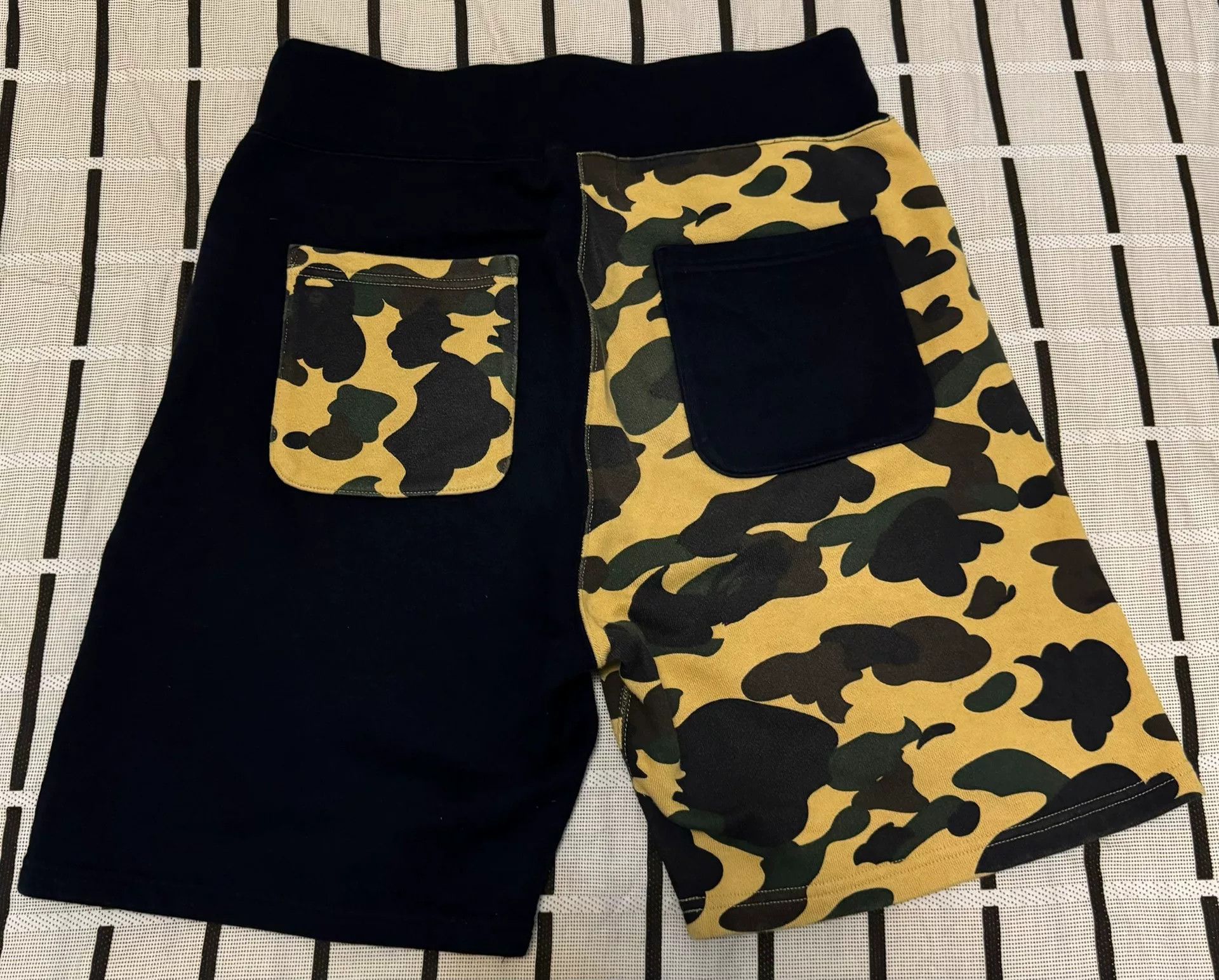 Bape Bape Shark Camo Yellow Shorts M Men Size US 32 / EU 48 - 2 Thumbnail