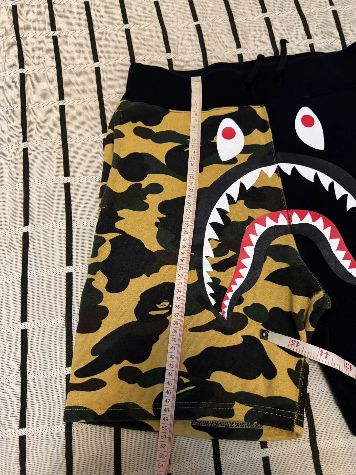 Bape Bape Shark Camo Yellow Shorts M Men Size US 32 / EU 48 - 8 Thumbnail