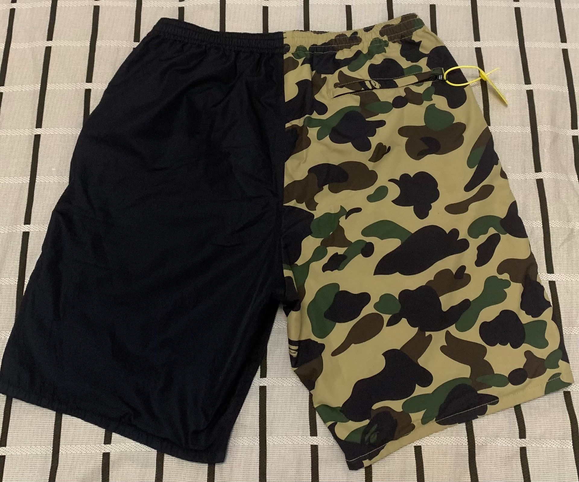 Bape Bape Shark Camo Multi Shorts L Men Size US 34 / EU 50 - 2 Thumbnail