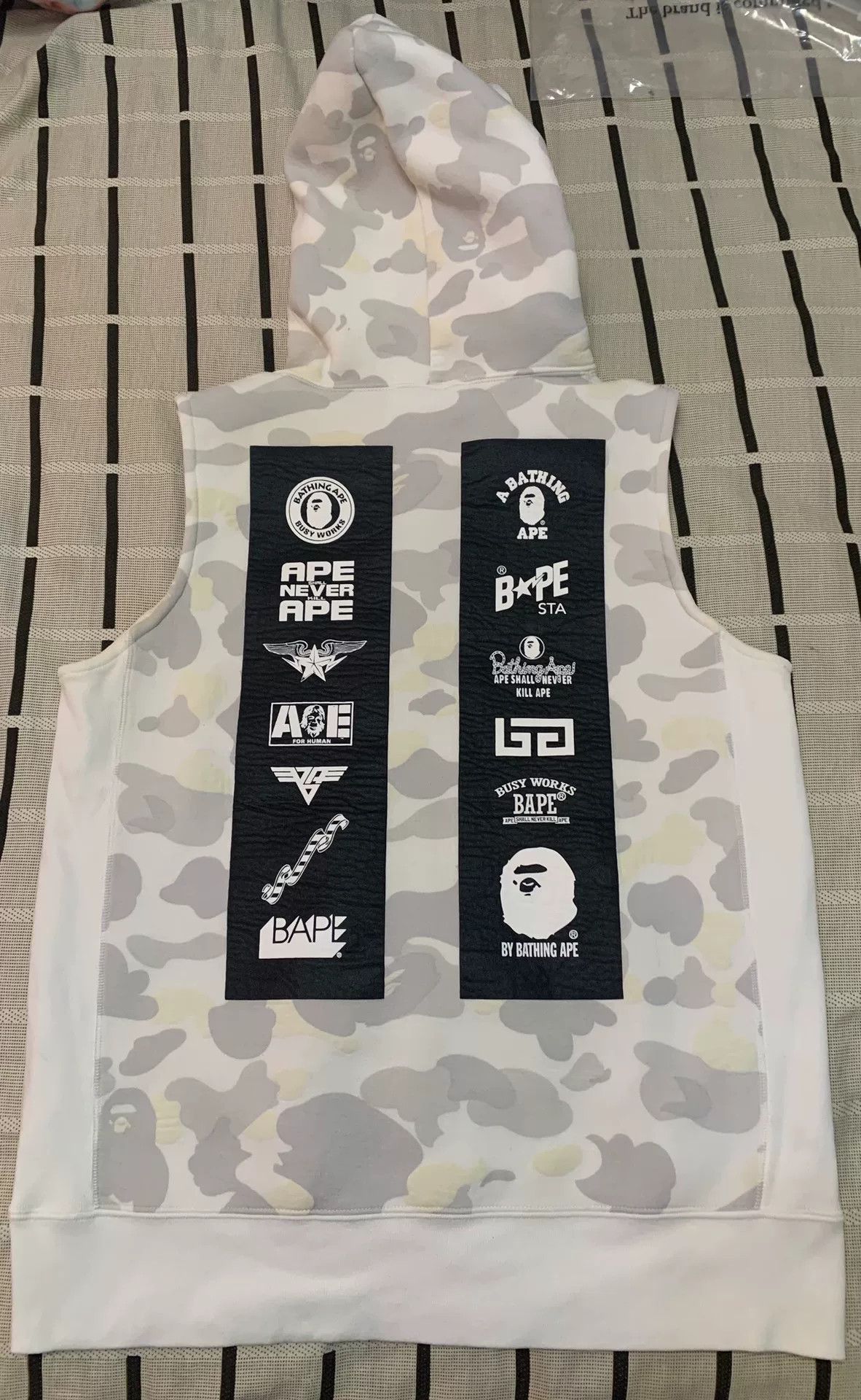 Bape Bape Camo Cotton White Tank Top S Men Size US S / EU 44-46 / 1 - 3 Thumbnail
