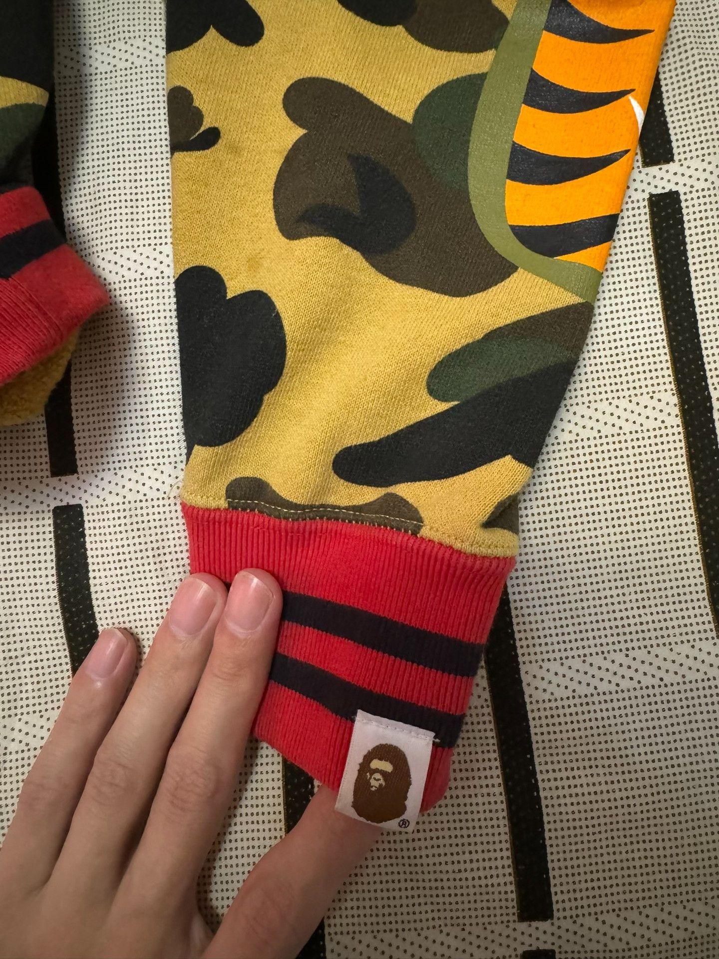 Bape Bape Shark Camo Yellow Hoodie Men Size US M / EU 48-50 / 2 - 7 Thumbnail