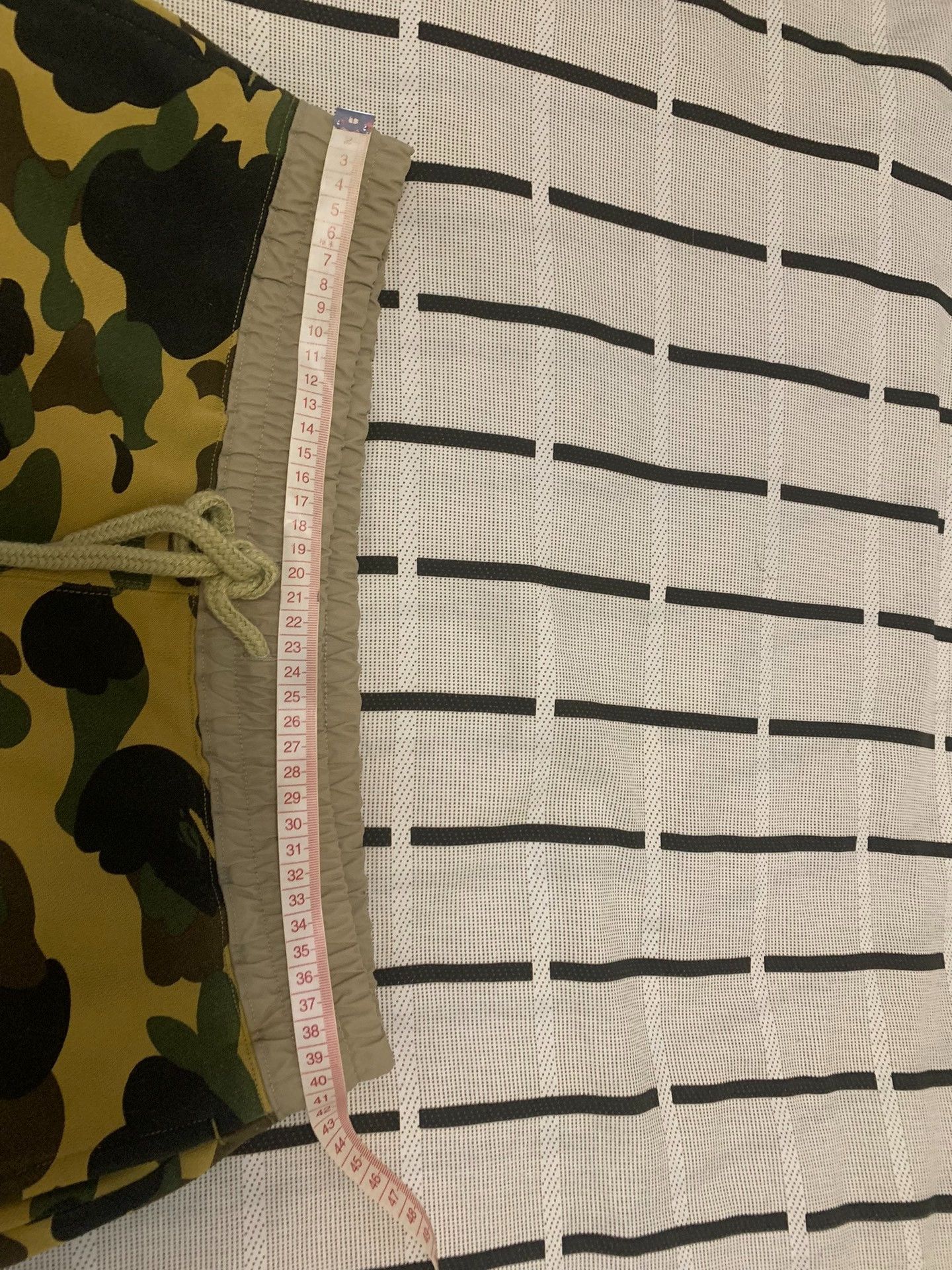 Bape Bape Camo Yellow Shorts L Men Size US 34 / EU 50 - 9 Thumbnail