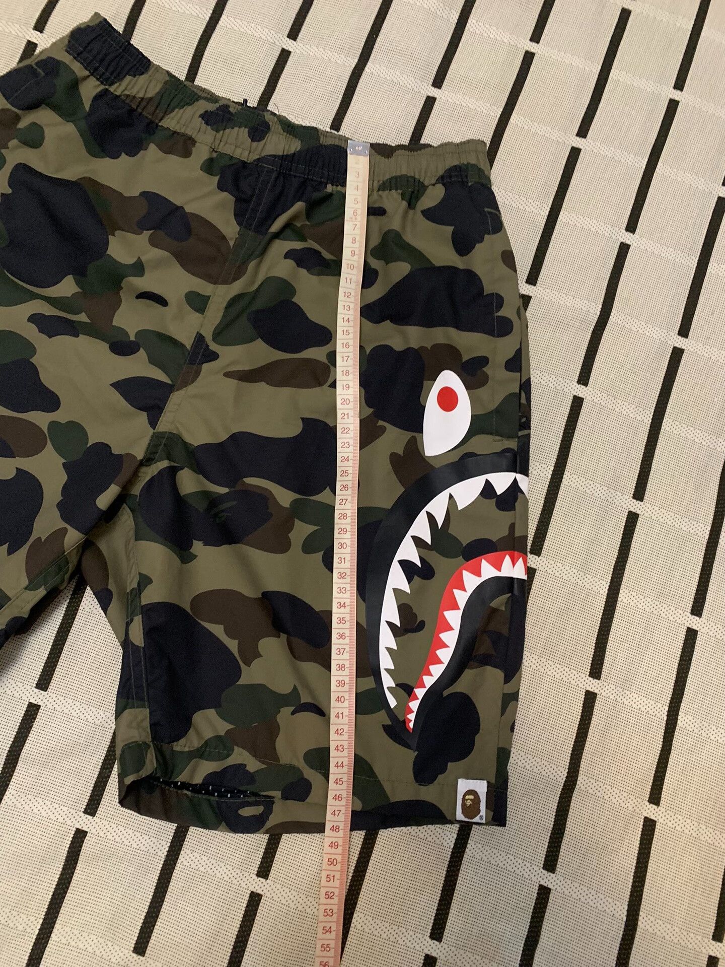 Bape Bape Shark Camo Green Shorts S Men Size US 30 / EU 46 - 8 Thumbnail