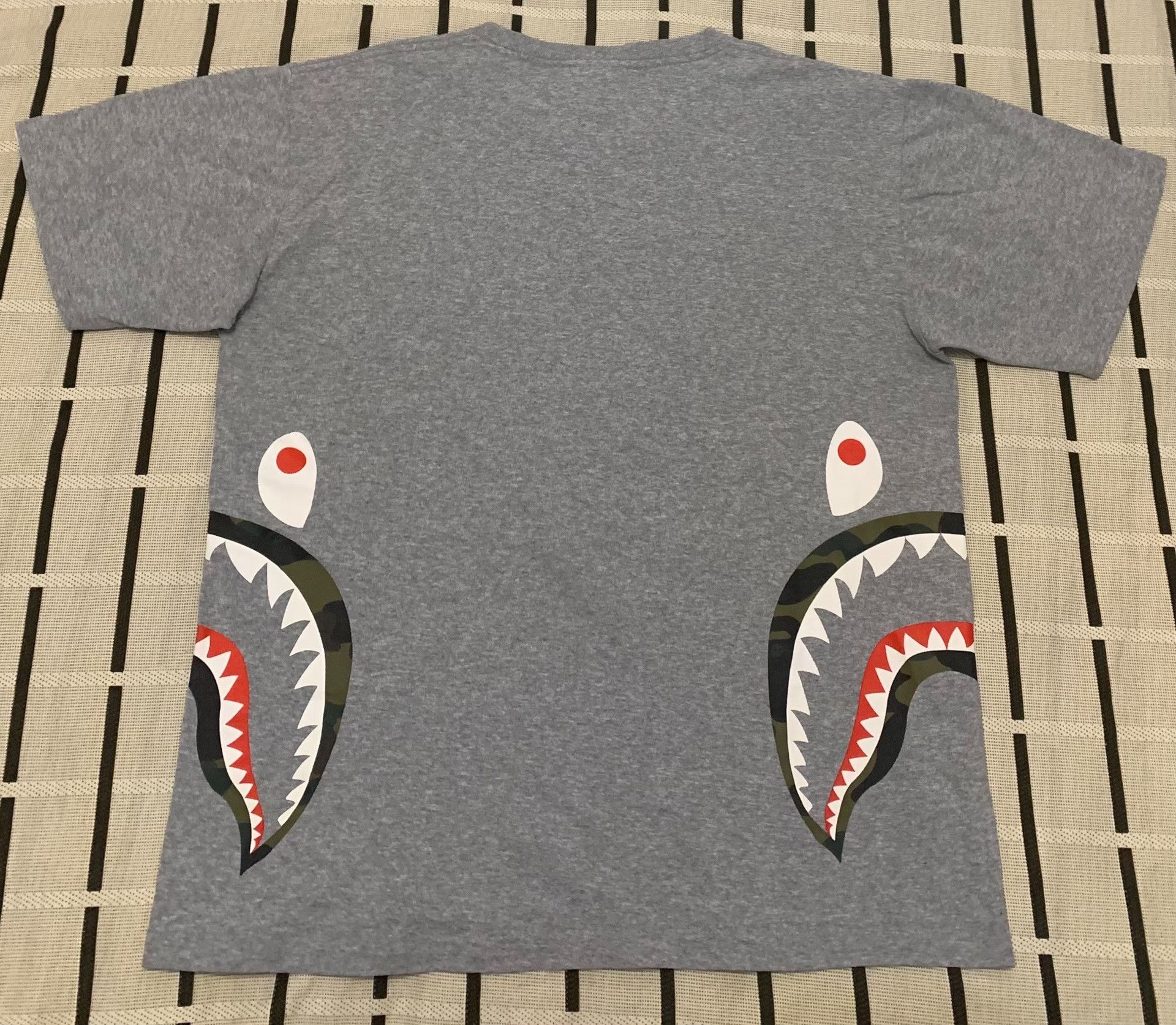 Bape Bape Shark Camo Green T-Shirt M Men Size US M / EU 48-50 / 2 - 2 Thumbnail