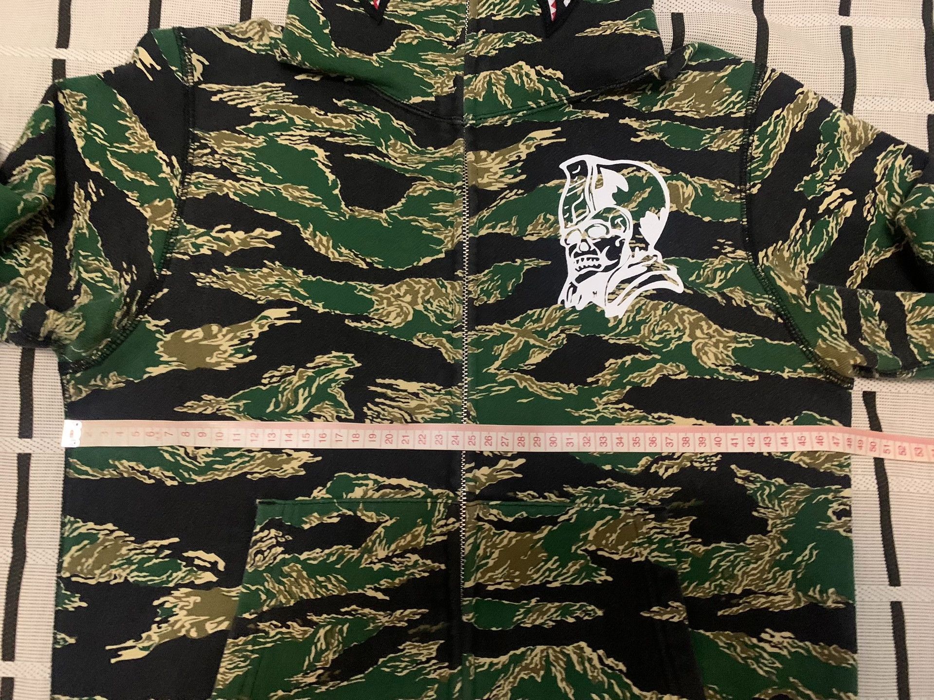 Bape Bape Shark Camo Light Jacket S Men Size US S / EU 44-46 / 1 - 8 Thumbnail