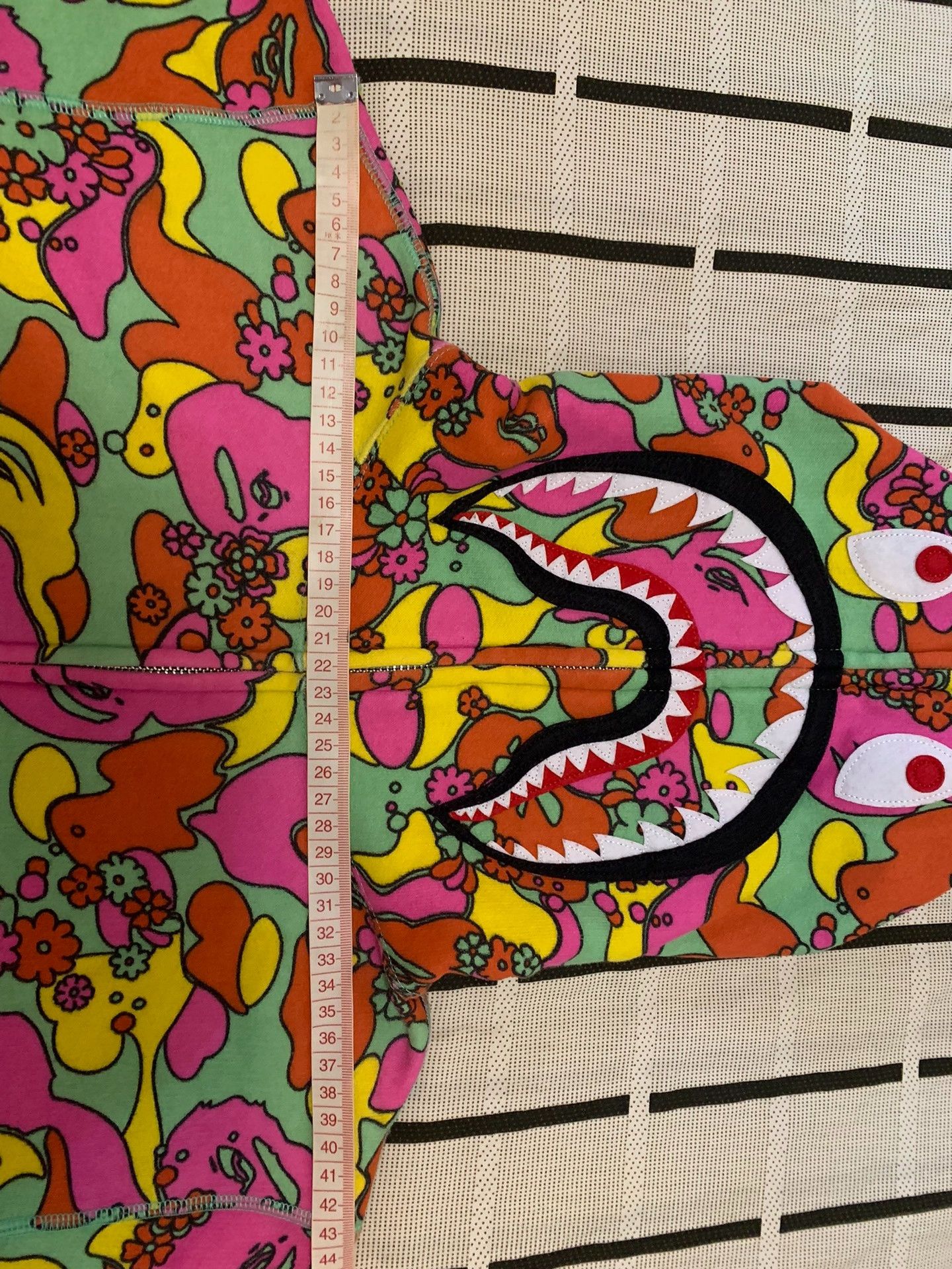 Bape Bape Shark Camo Light Jacket S Men Size US S / EU 44-46 / 1 - 9 Thumbnail