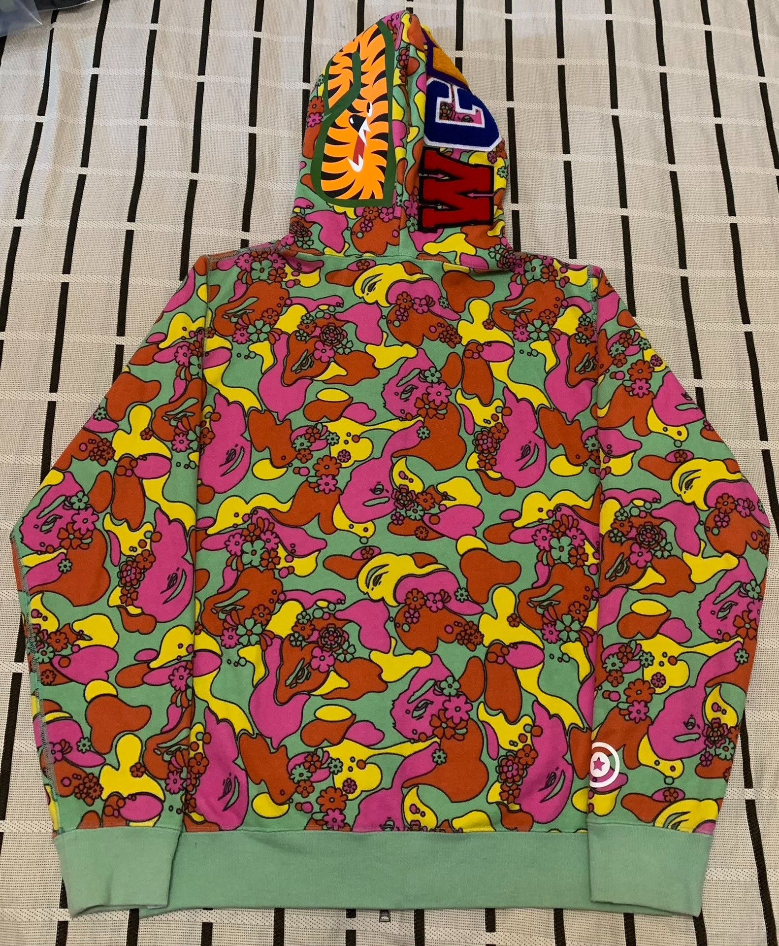 Bape Bape Shark Camo Light Jacket S Men Size US S / EU 44-46 / 1 - 2 Thumbnail