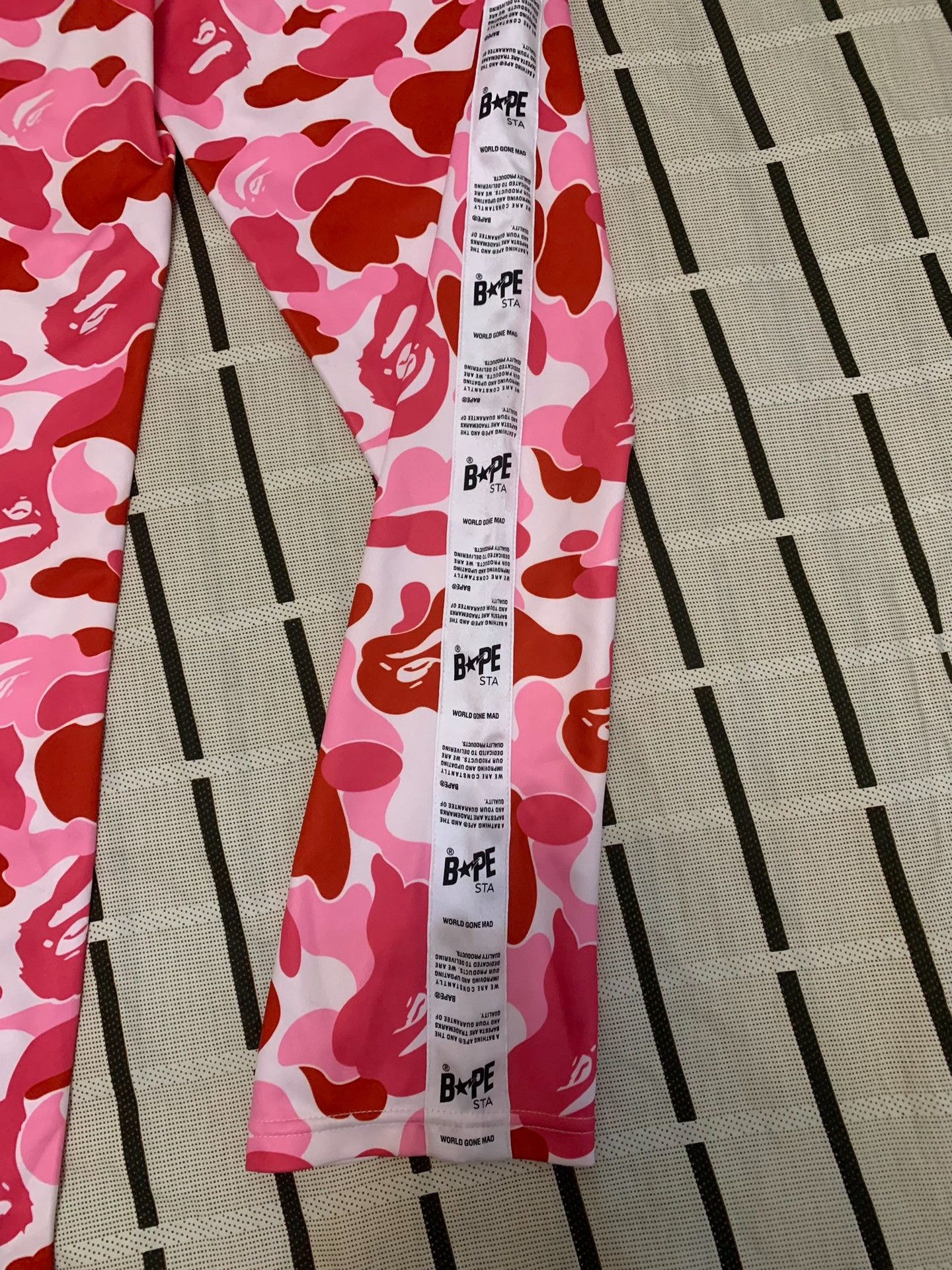 Bape Bape Camo Ape Pink Pants S Women Size 28" / US 6 / IT 42 - 3 Thumbnail