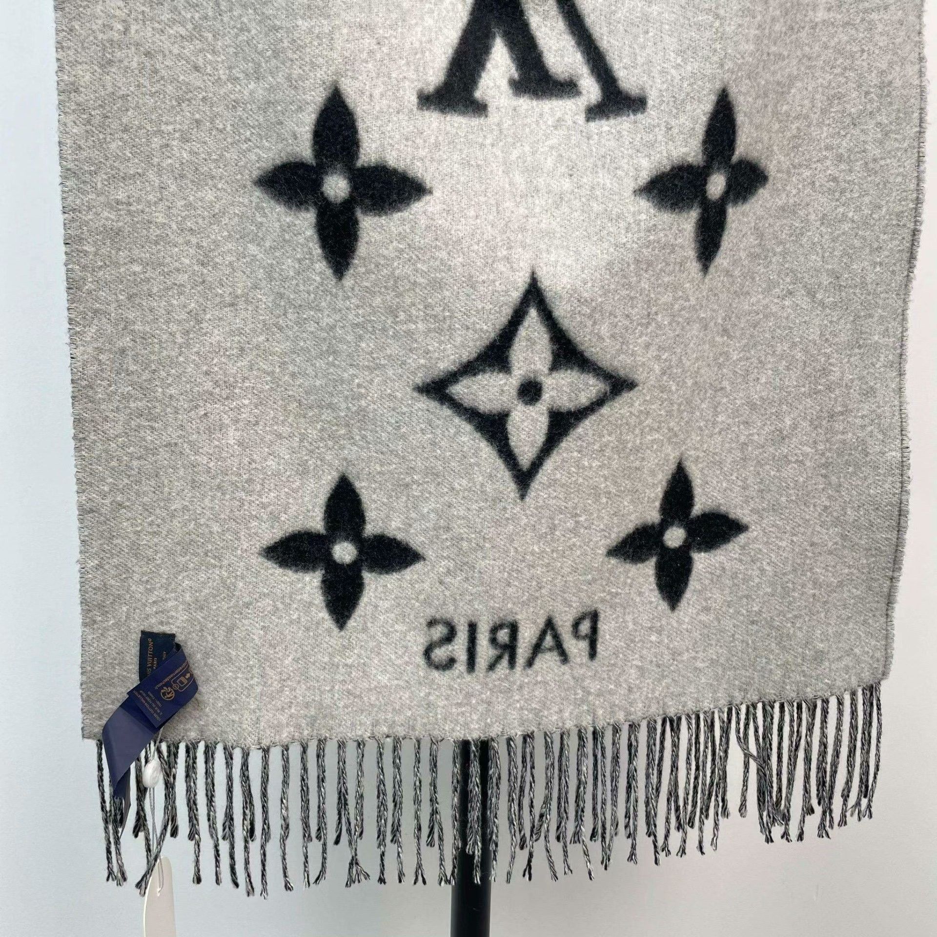 Louis Vuitton Louis Vuitton Wool Multi Scarf XS Men Size ONE SIZE - 8 Thumbnail
