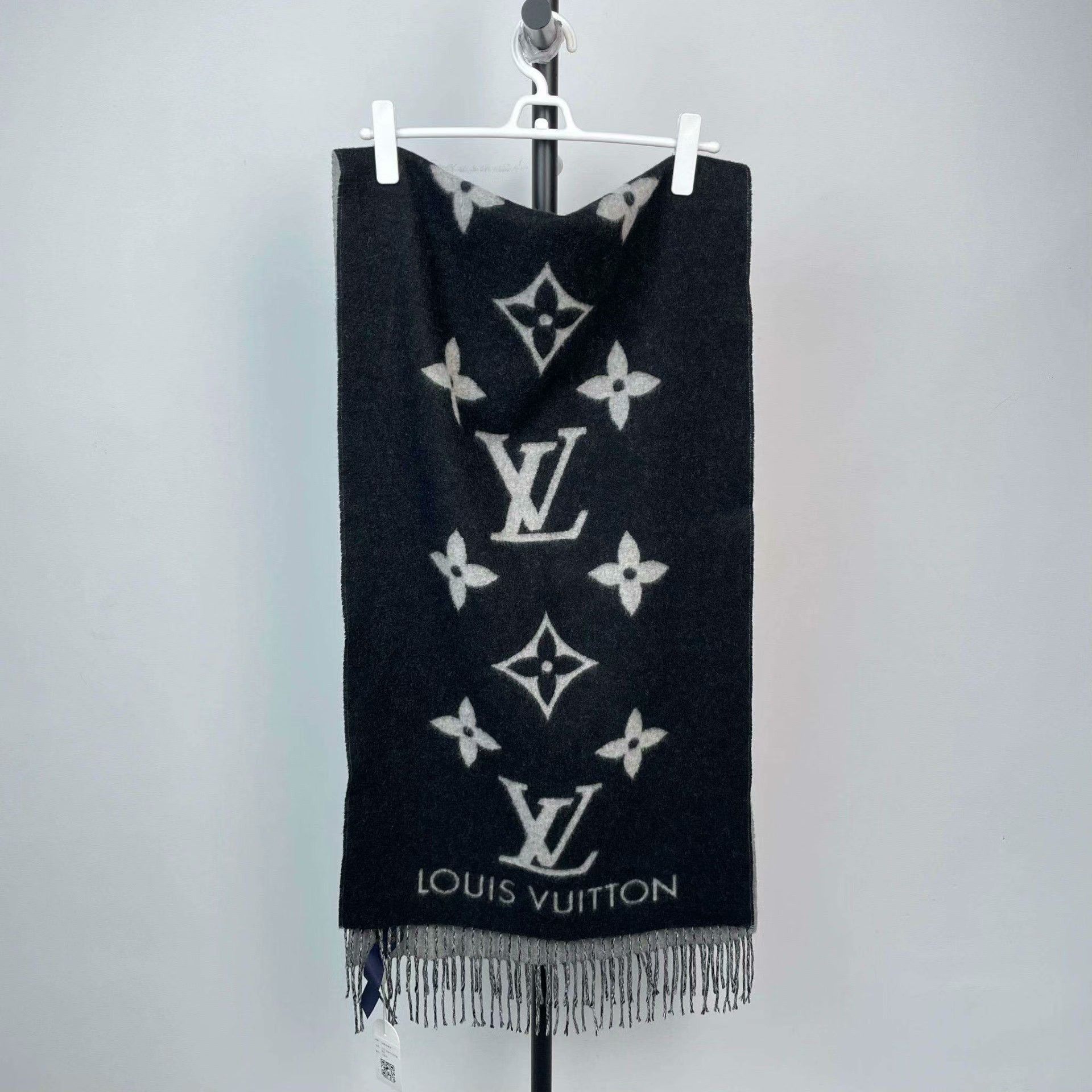Louis Vuitton Louis Vuitton Wool Multi Scarf XS Men Size ONE SIZE - 2 Thumbnail