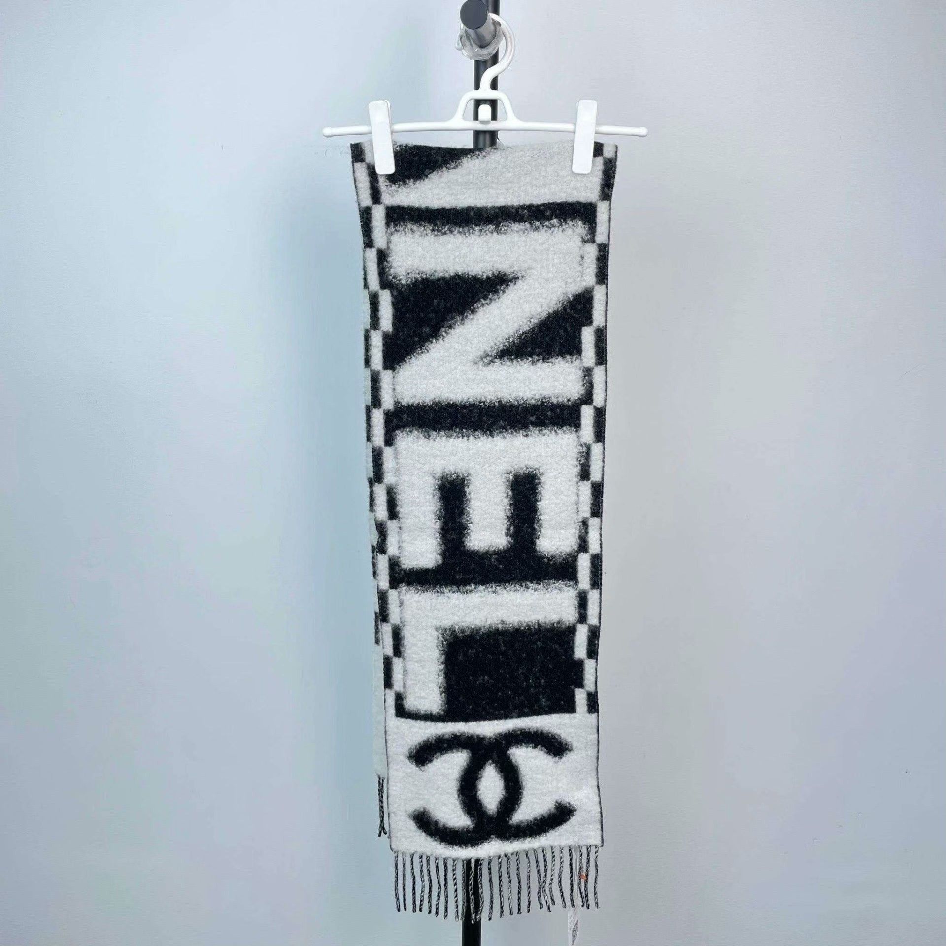 Chanel Chanel Retro Scarf XS Men Size ONE SIZE - 2 Thumbnail