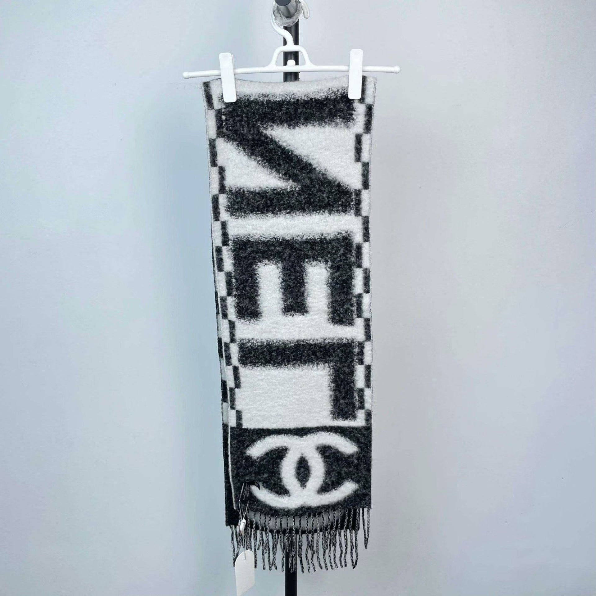 Chanel Chanel Retro Scarf XS Men Size ONE SIZE - 4 Thumbnail