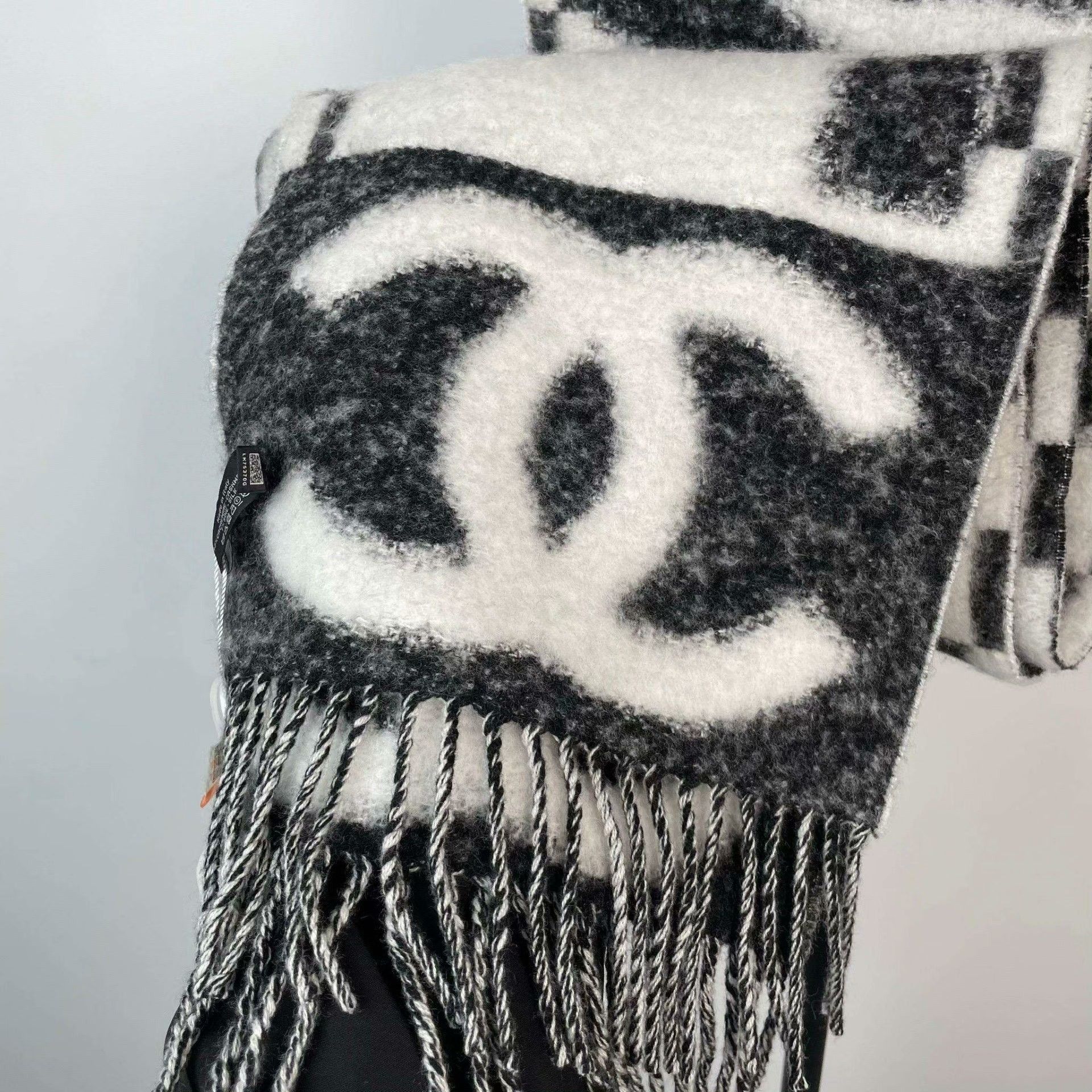 Chanel Chanel Retro Scarf XS Men Size ONE SIZE - 9 Thumbnail