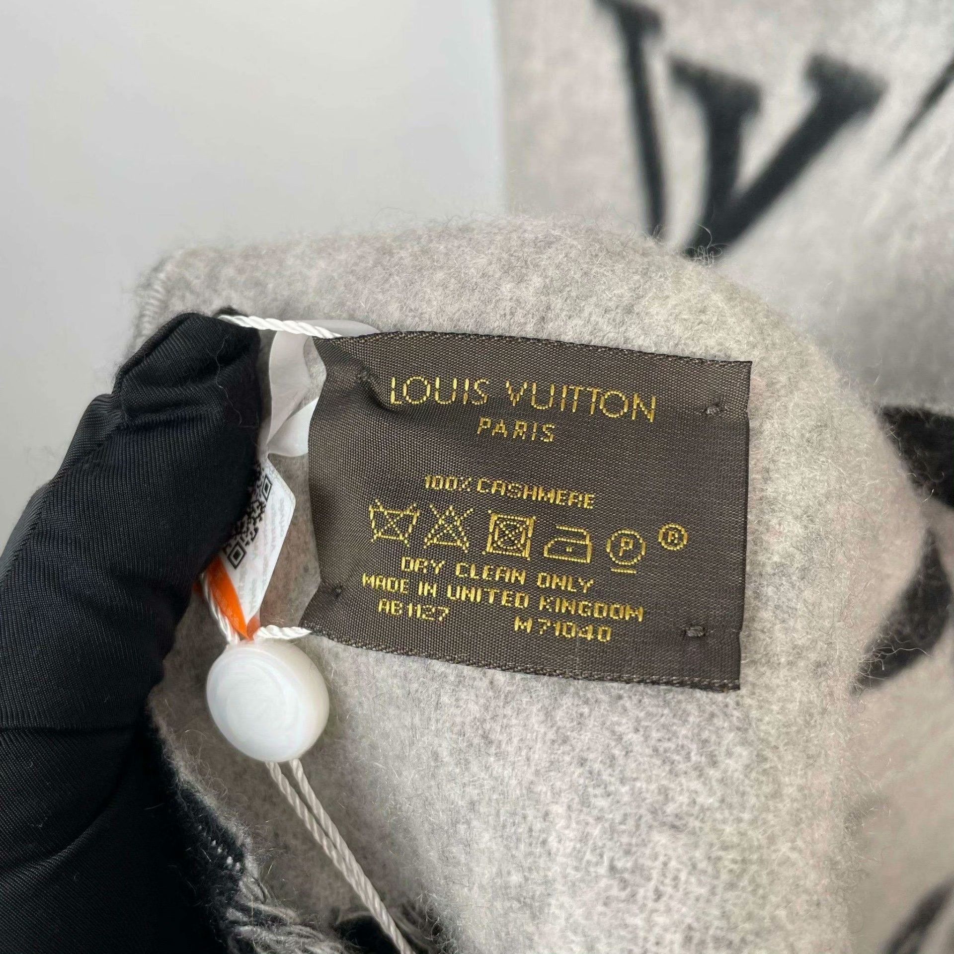 Louis Vuitton Louis Vuitton Wool Gray Scarf XS Men Size ONE SIZE - 5 Thumbnail