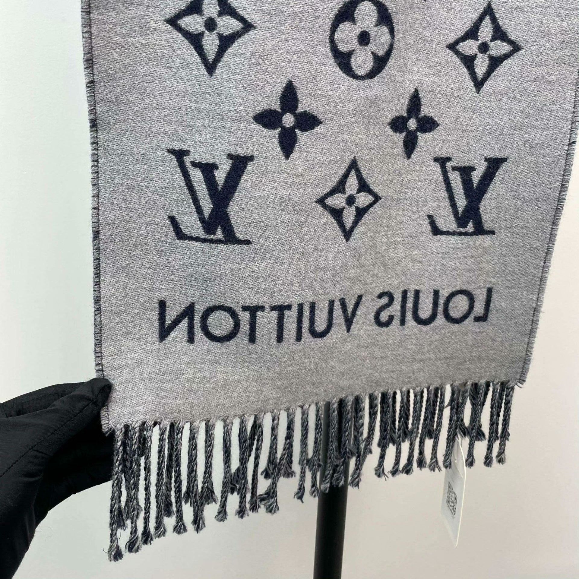 Louis Vuitton Louis Vuitton Multi Scarf XS Men Size ONE SIZE - 4 Thumbnail