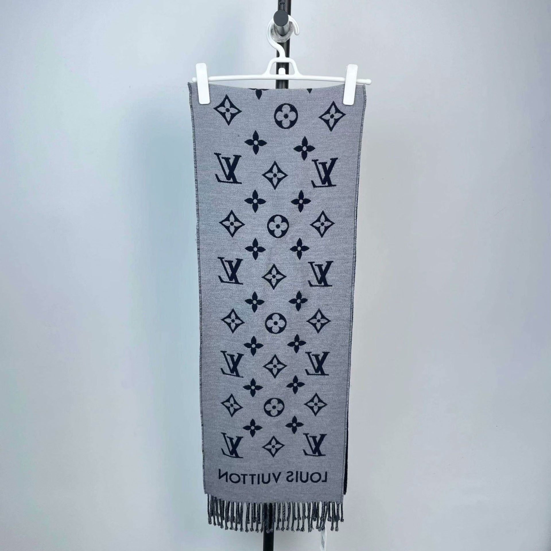 Louis Vuitton Louis Vuitton Multi Scarf XS Men Size ONE SIZE - 2 Thumbnail