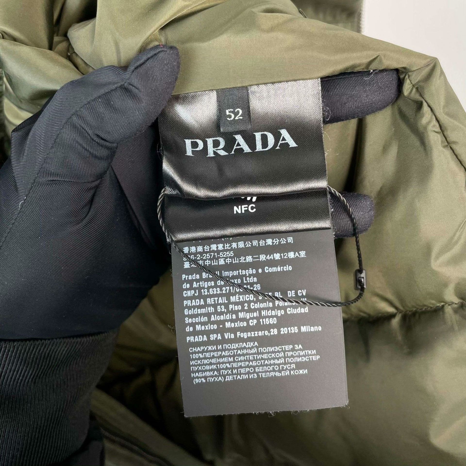 Prada Prada Down Green Heavy Coat L Men Size US L / EU 52-54 / 3 - 3 Thumbnail