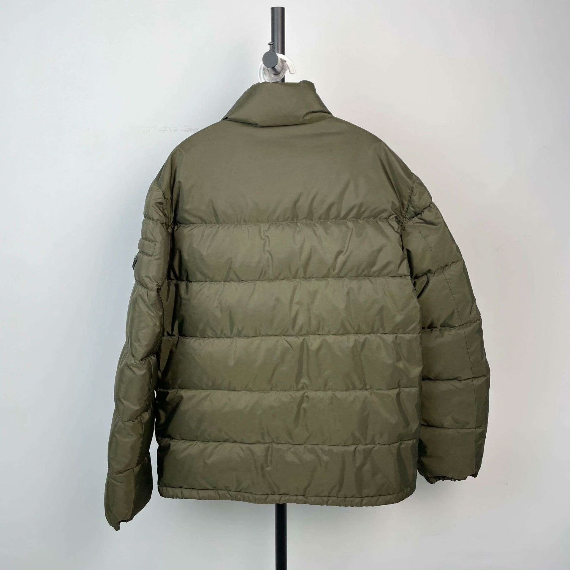 Prada Prada Down Green Heavy Coat L Men Size US L / EU 52-54 / 3 - 2 Thumbnail