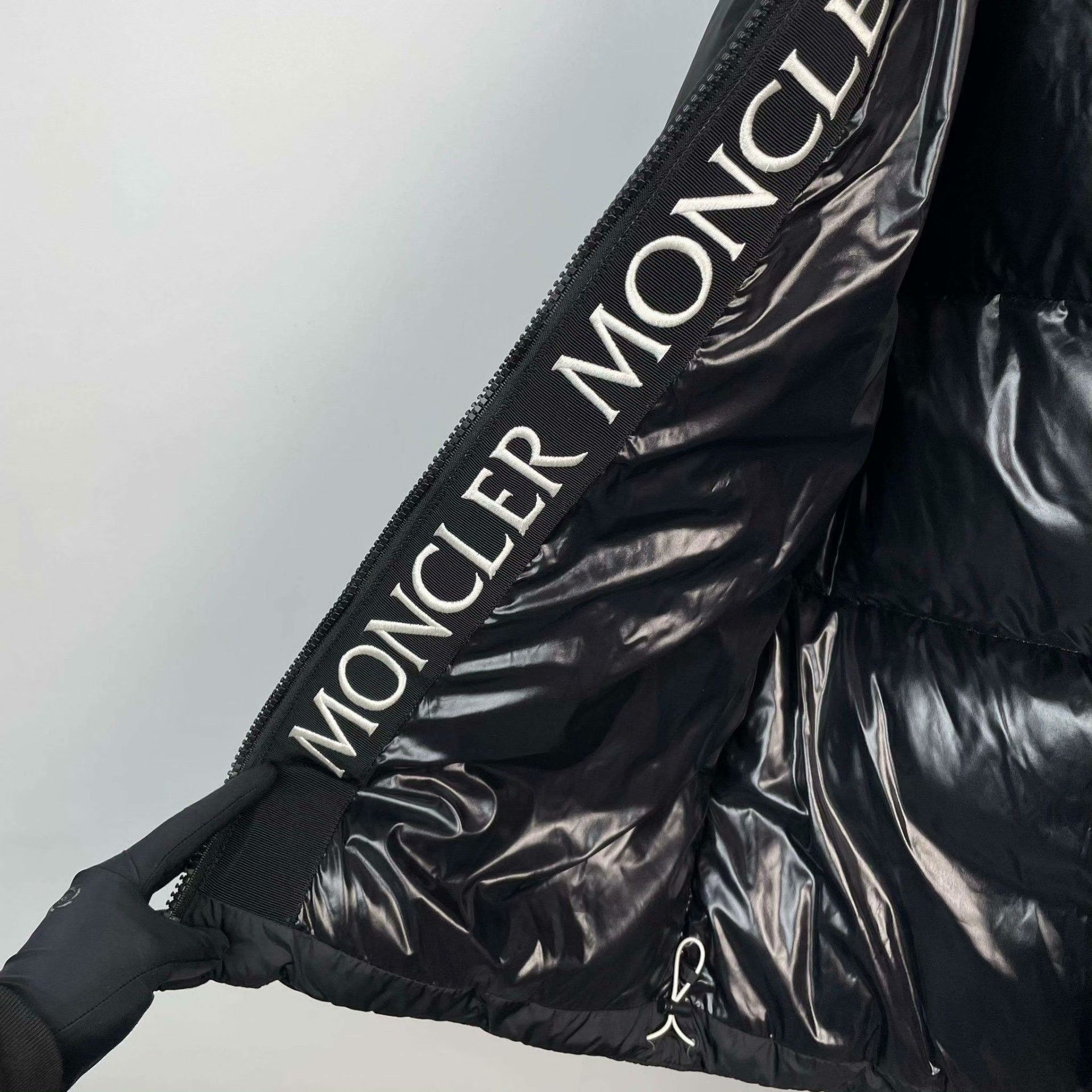 Moncler Moncler Down Black Heavy Coat L Men Size US L / EU 52-54 / 3 - 9 Thumbnail