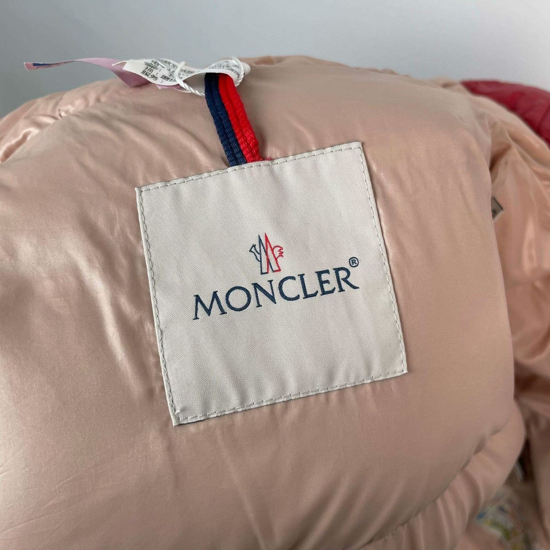 Moncler Moncler Down Red Down Jacket L Women Size L / US 10 / IT 46 - 6 Thumbnail