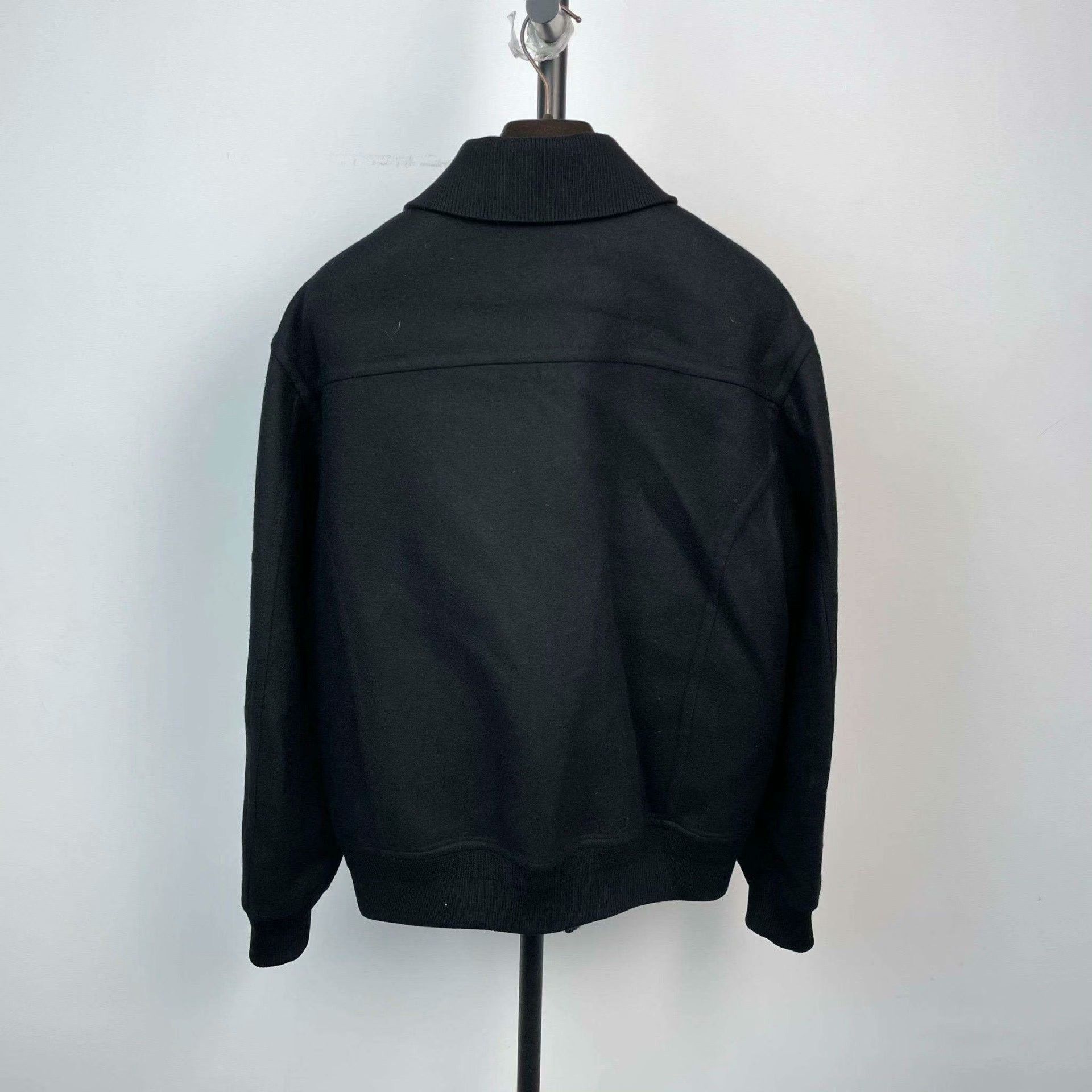 Louis Vuitton Louis Vuitton Wool Black Light Jacket 50 Men Size US XL / EU 56 / 4 - 2 Thumbnail