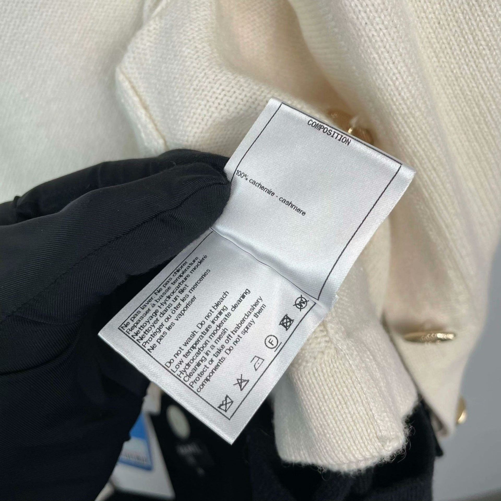 Chanel Chanel White Sweater S Women Size S / US 4 / IT 40 - 6 Thumbnail