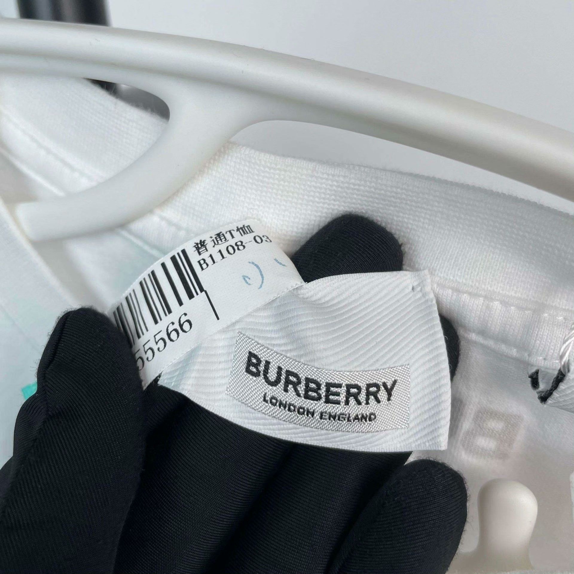 Burberry Burberry White T-Shirt S Men Size US S / EU 44-46 / 1 - 5 Thumbnail