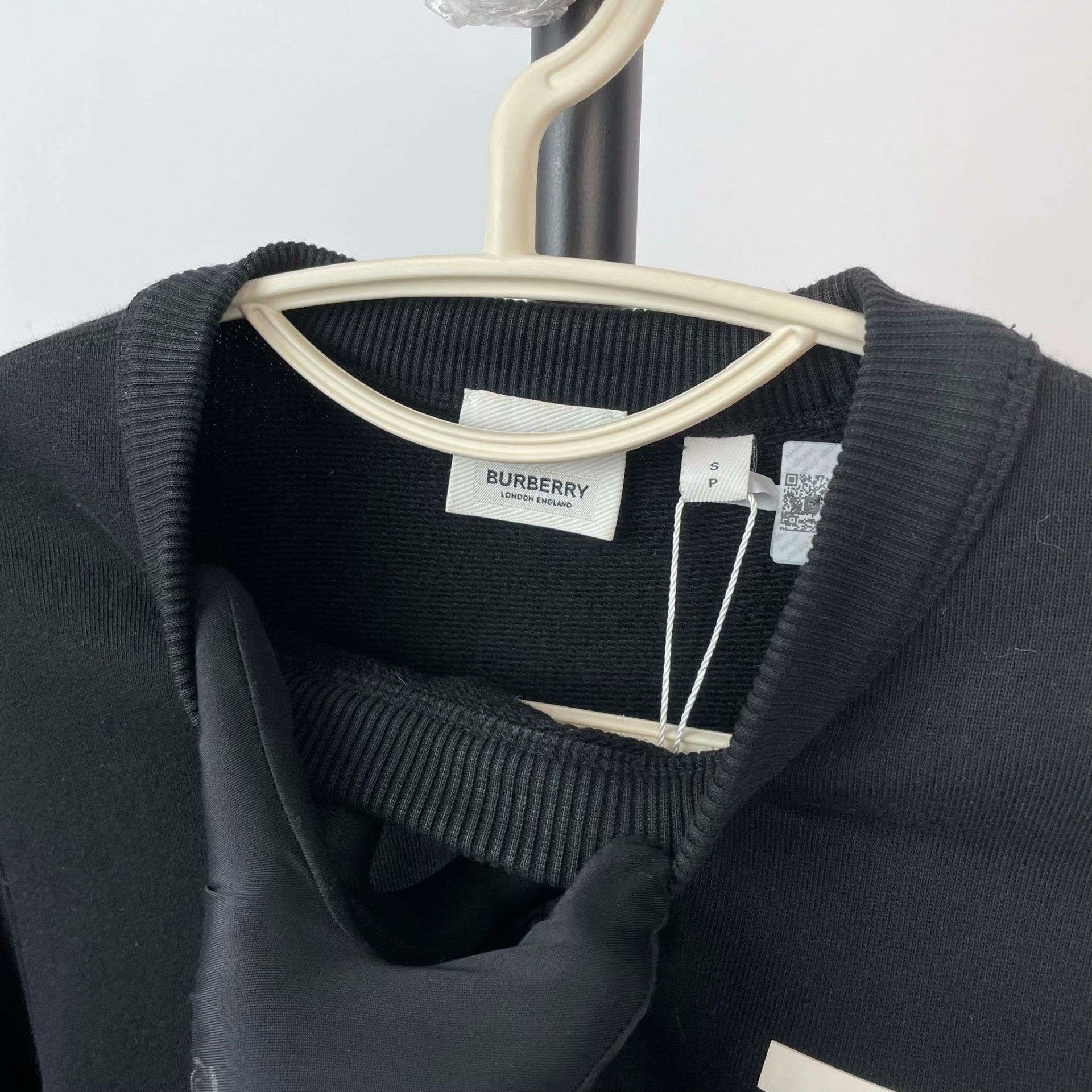 Burberry Burberry Black Hoodie XS Men Size US XS / EU 42 / 0 - 4 Thumbnail
