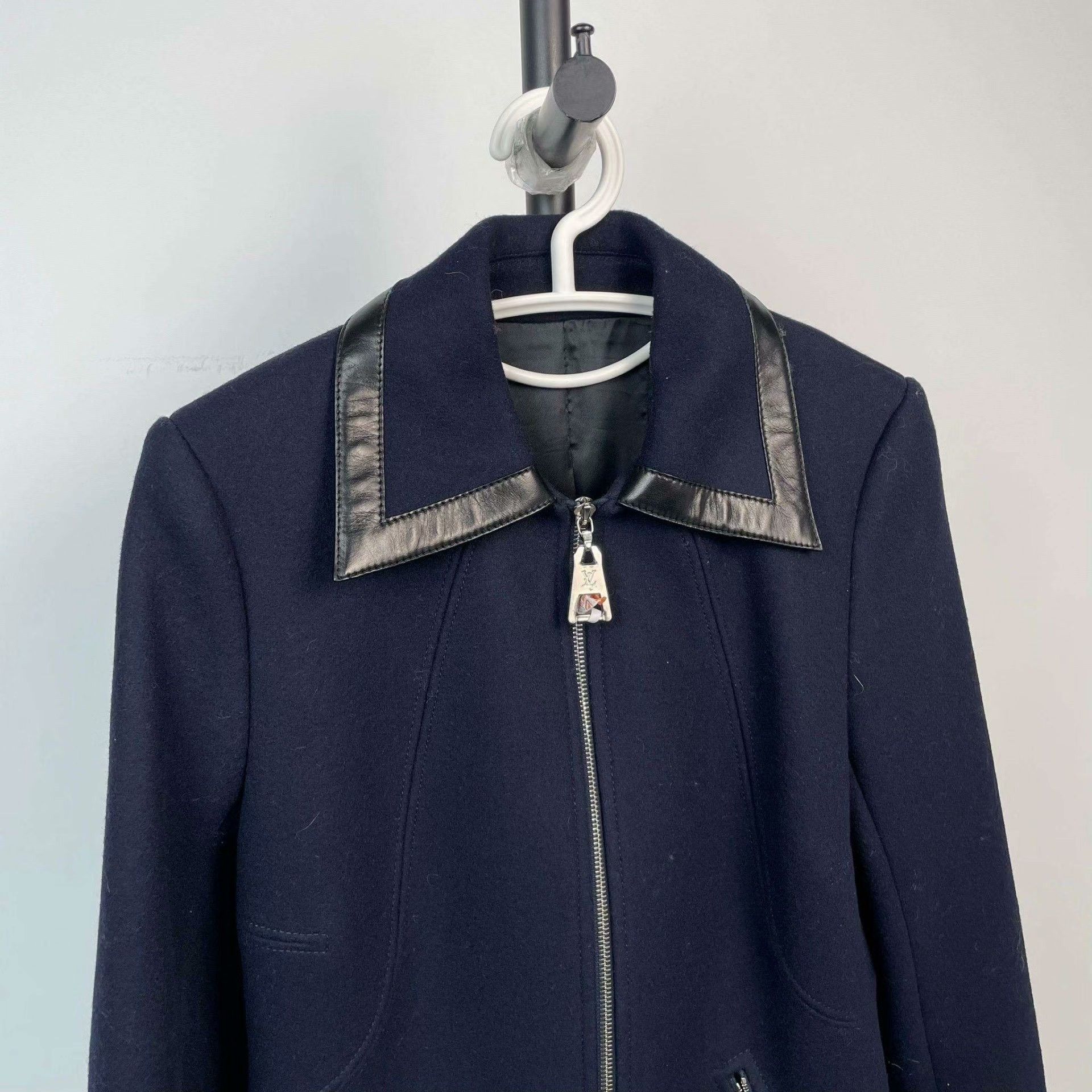 Louis Vuitton Louis Vuitton Wool Blue Coat XS Women Size XS / US 0-2 / IT 36-38 - 7 Thumbnail