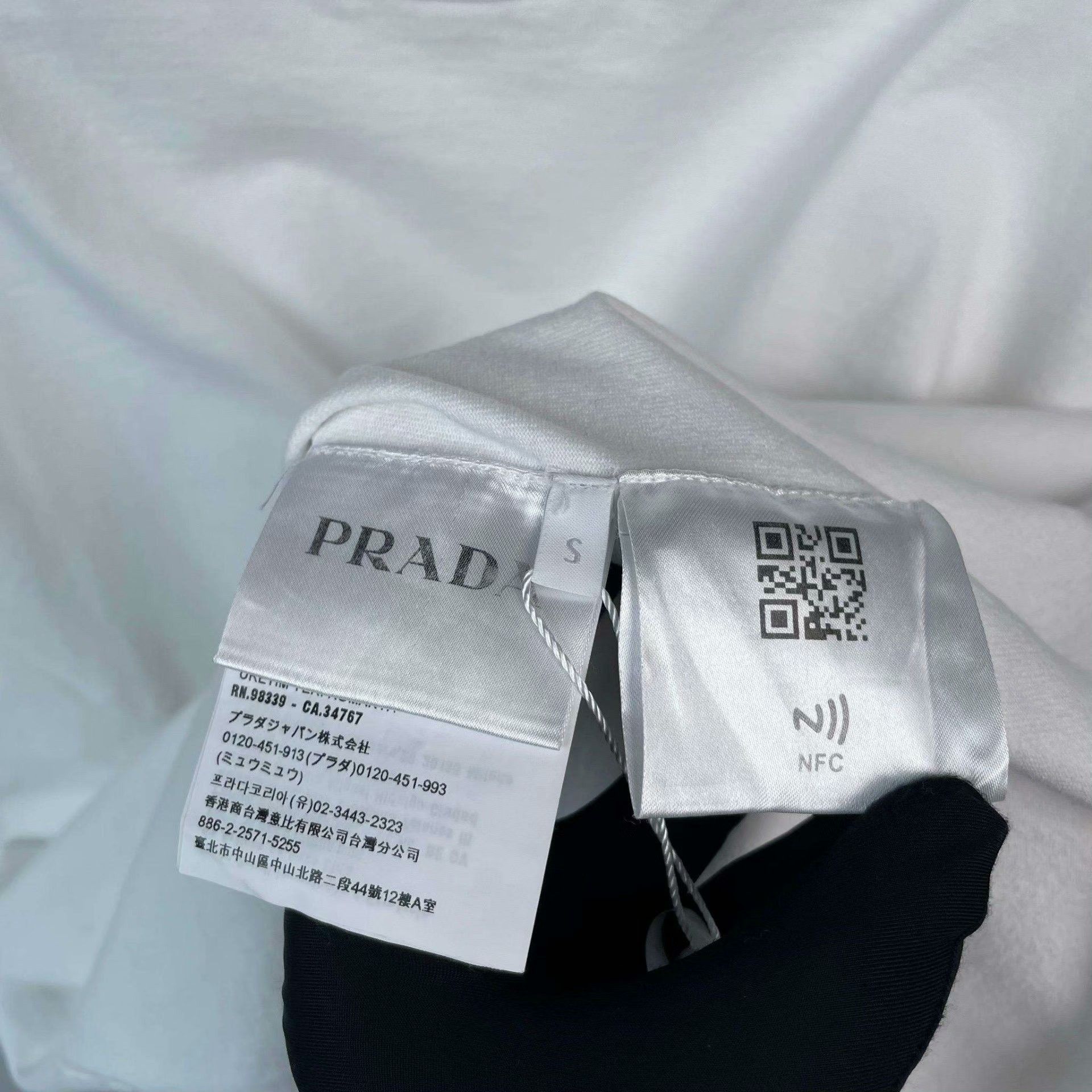 Prada Prada White T-Shirt S Women Size S / US 4 / IT 40 - 5 Thumbnail