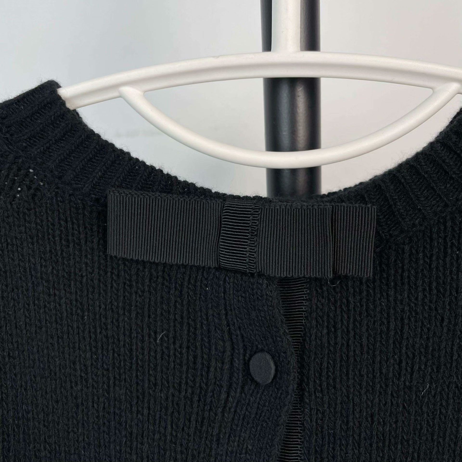 Prada Prada Black Sweater 40 Women Size M / US 6-8 / IT 42-44 - 4 Thumbnail