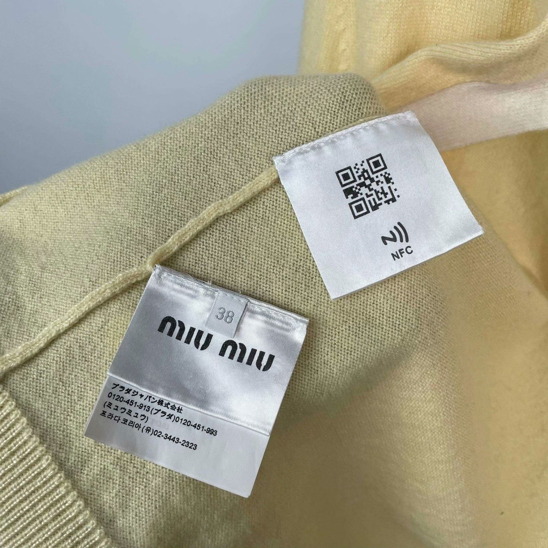 Miu Miu Miu Miu Yellow Sweater 38 Women Size S / US 4 / IT 40 - 5 Thumbnail