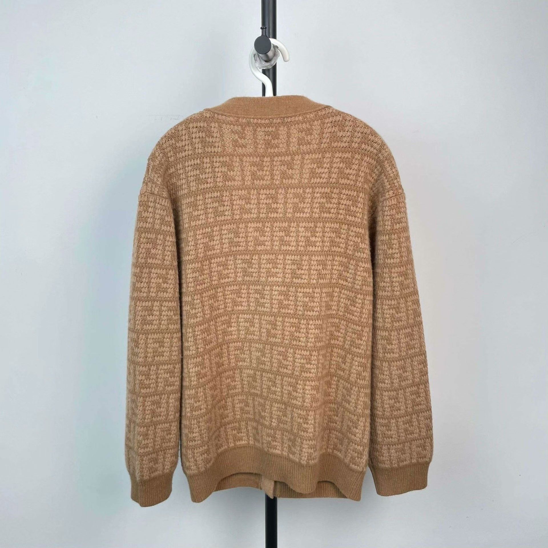 Fendi Fendi Knit Beige Sweater 36 Women Size S / US 4 / IT 40 - 2 Thumbnail