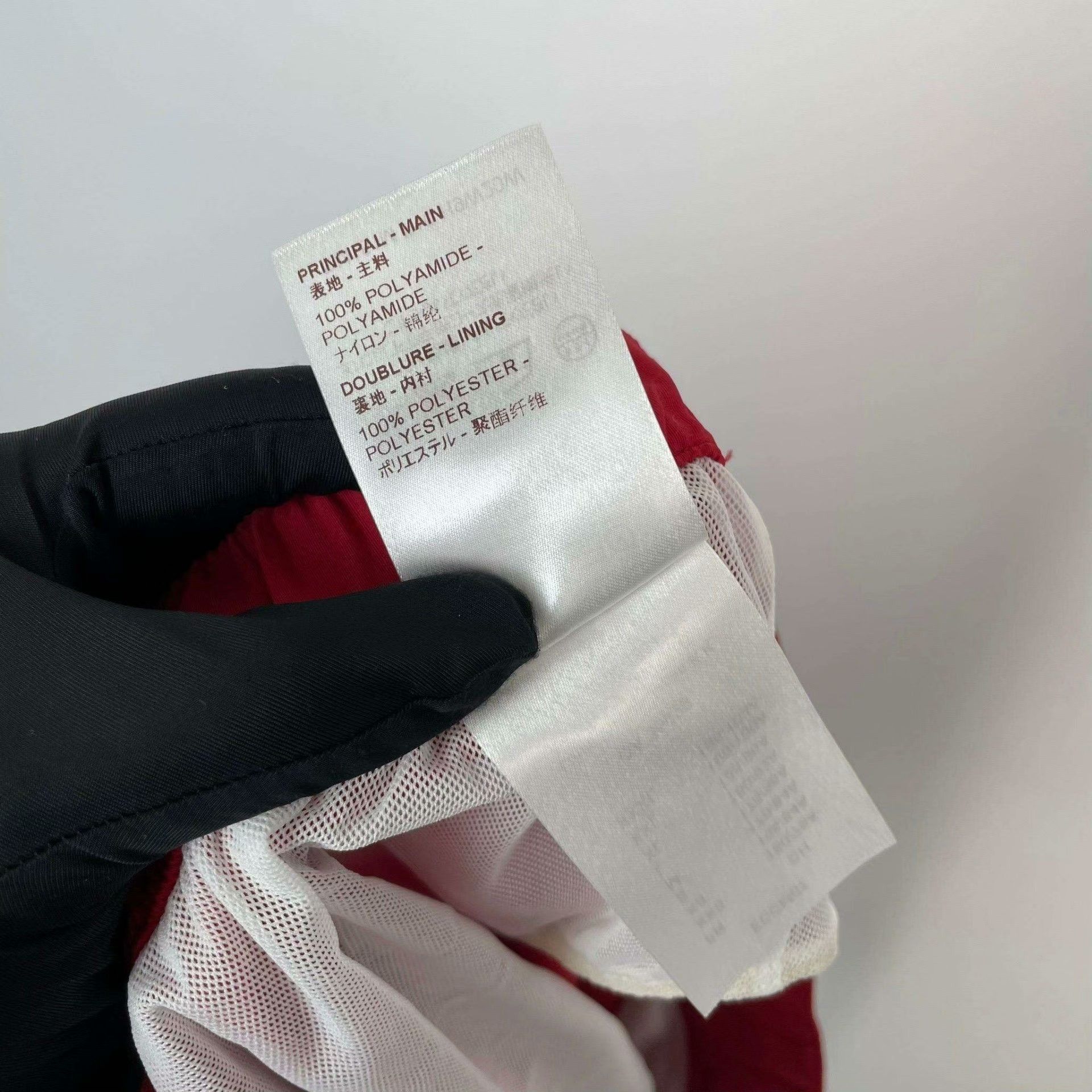Louis Vuitton Louis Vuitton Red Shorts XS Men Size US 28 / EU 44 - 5 Thumbnail