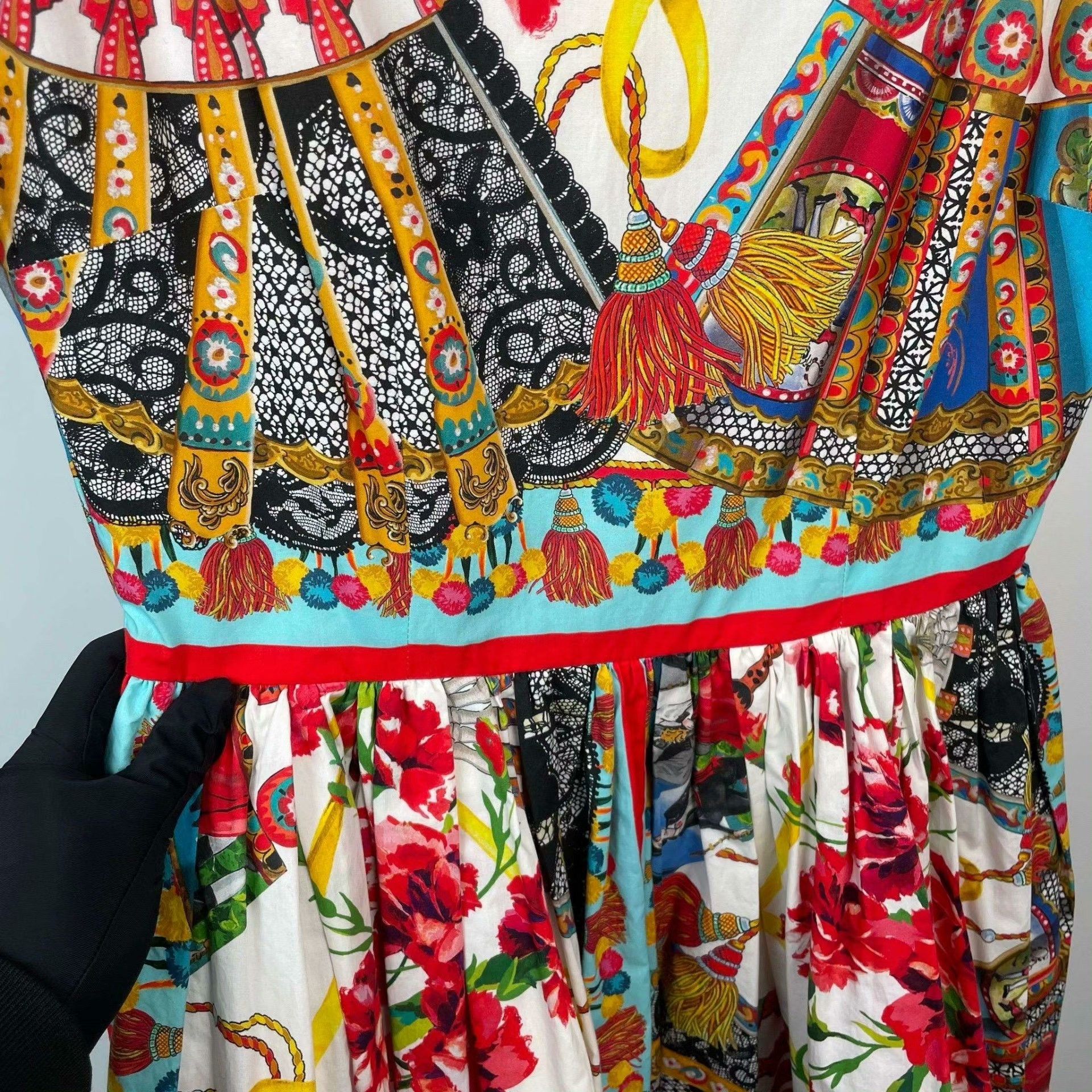 Dolce & Gabbana Dolce & Gabbana Printed Dress XS Women Size XS / US 0-2 / IT 36-38 - 7 Thumbnail