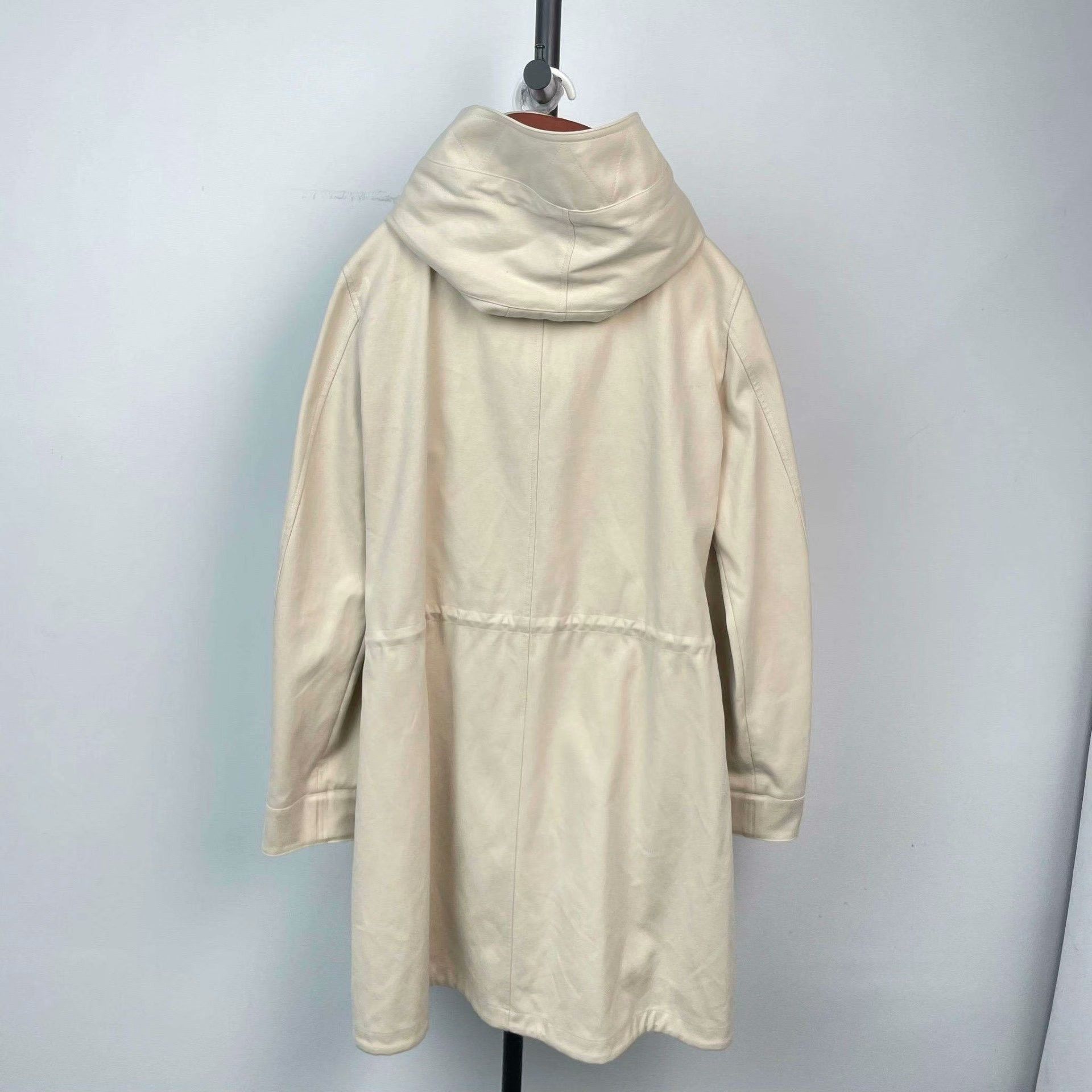 Loro Piana Loro Piana Long White Coat M Women Size M / US 6-8 / IT 42-44 - 2 Thumbnail