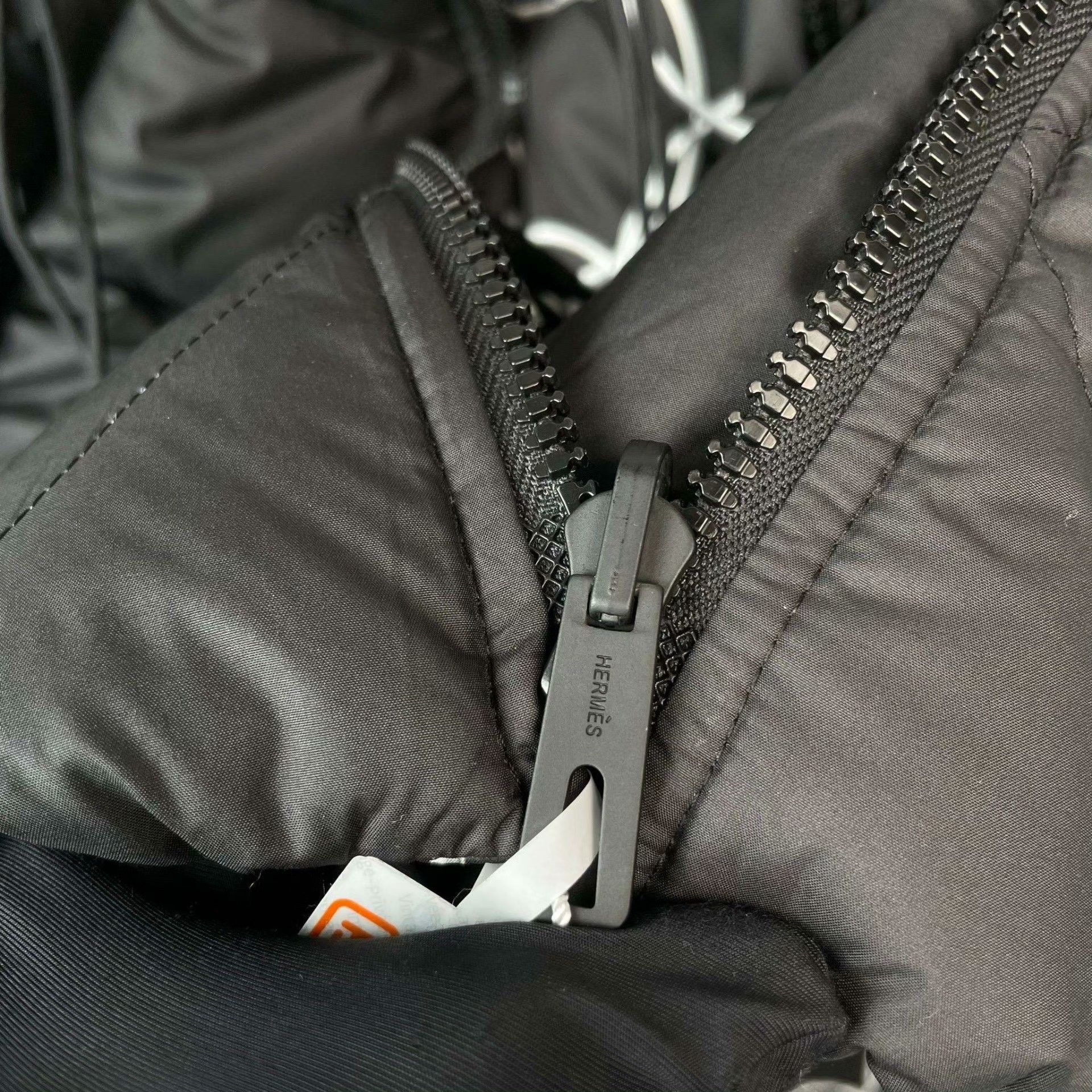 Hermes Hermes Down Black Down Jacket M Women Size M / US 6-8 / IT 42-44 - 8 Thumbnail