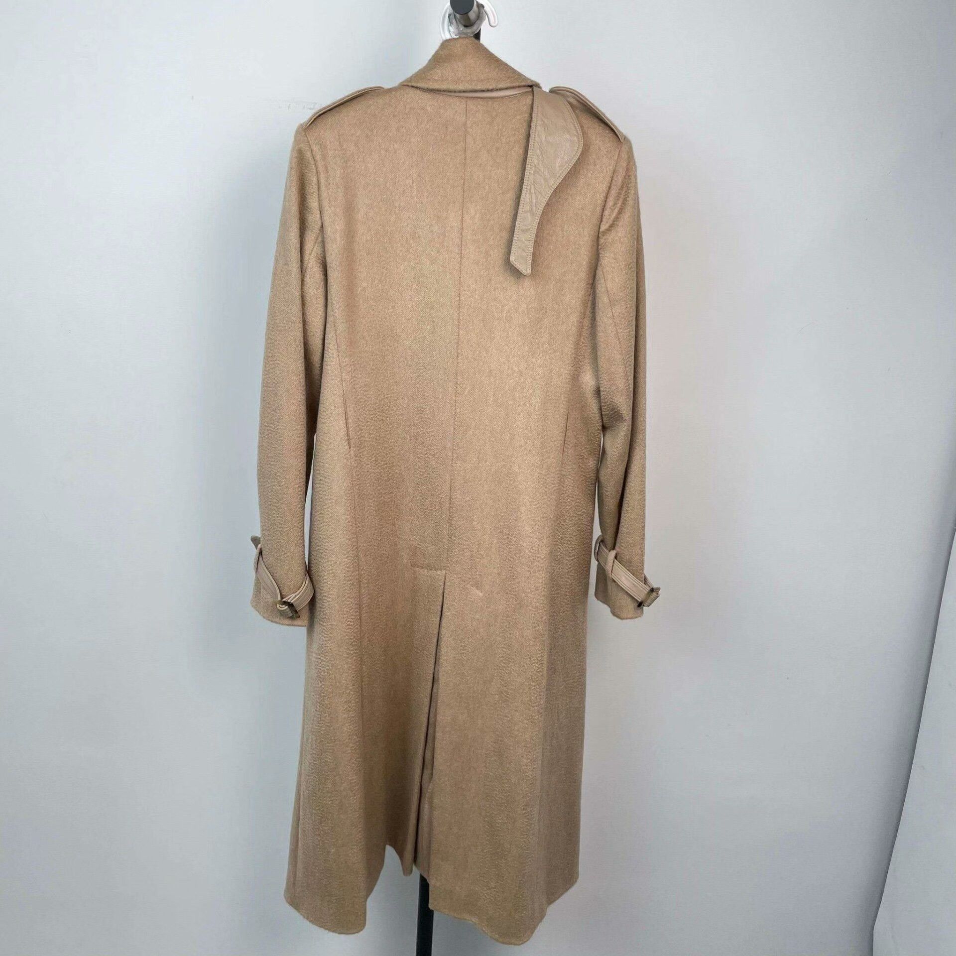 Max Mara Max Mara Coat 38 Women Size S / US 4 / IT 40 - 2 Thumbnail