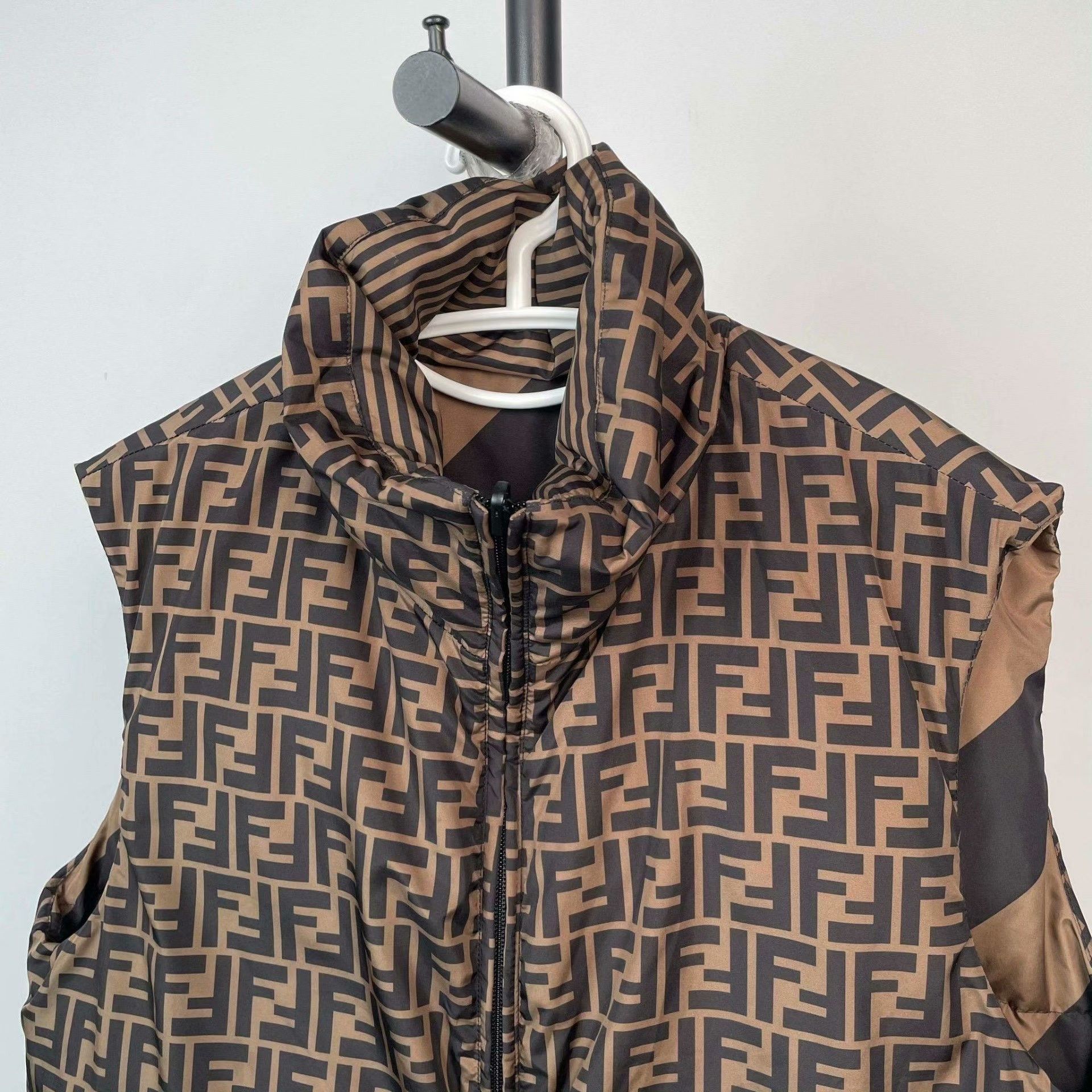Fendi Fendi Brown Tank Top 48 Men Size US XL / EU 56 / 4 - 3 Thumbnail