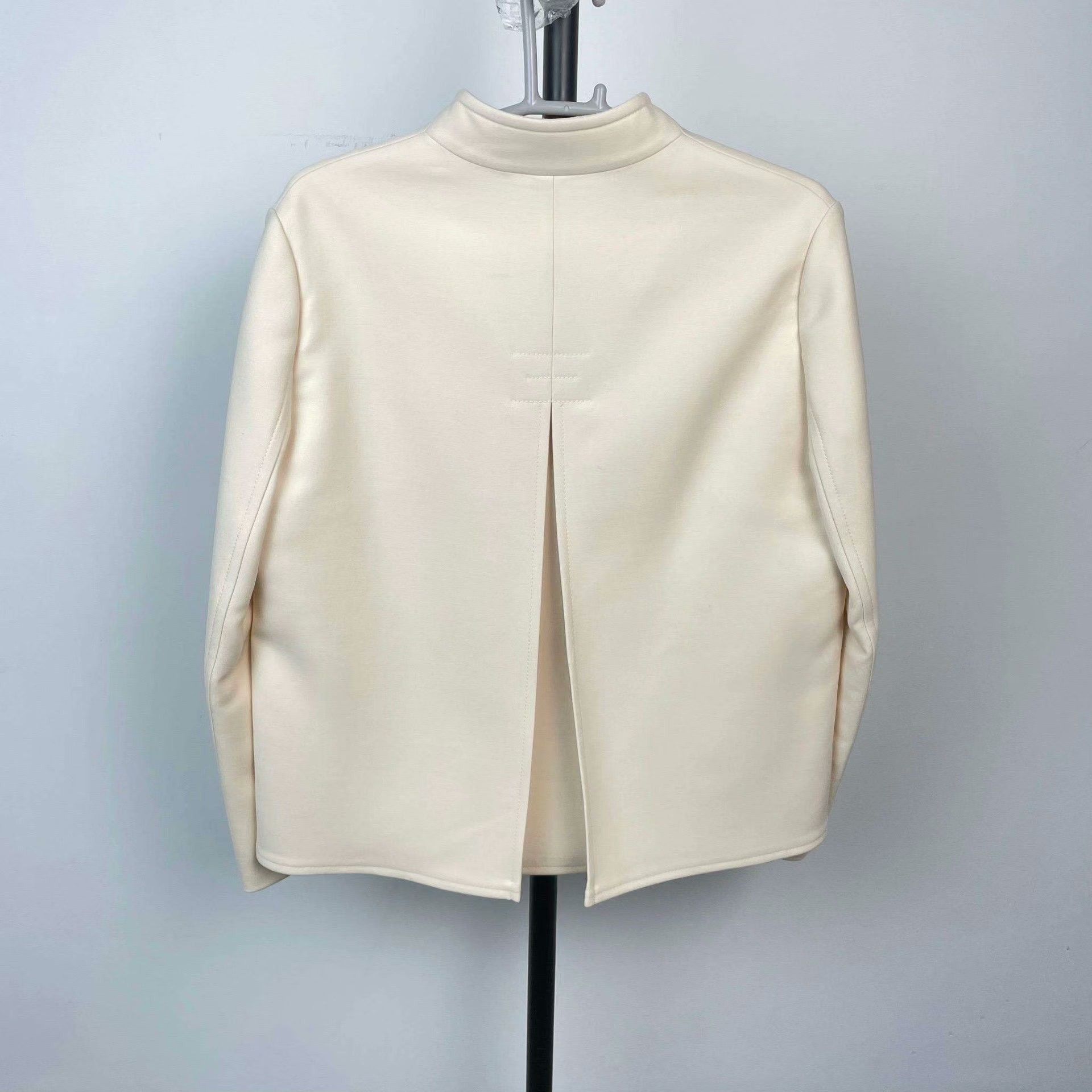 Hermes Hermes Formal Wool White Jacket M Women Size M / US 6-8 / IT 42-44 - 2 Thumbnail