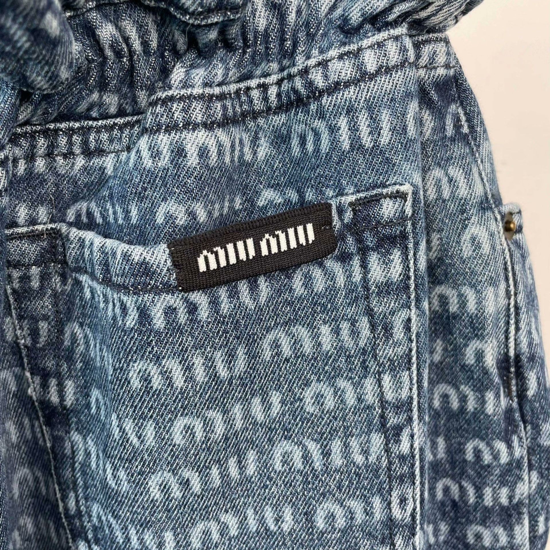 Miu Miu Miu Miu Denim Jeans S Women Size 26" / US 2 / IT 38 - 5 Thumbnail