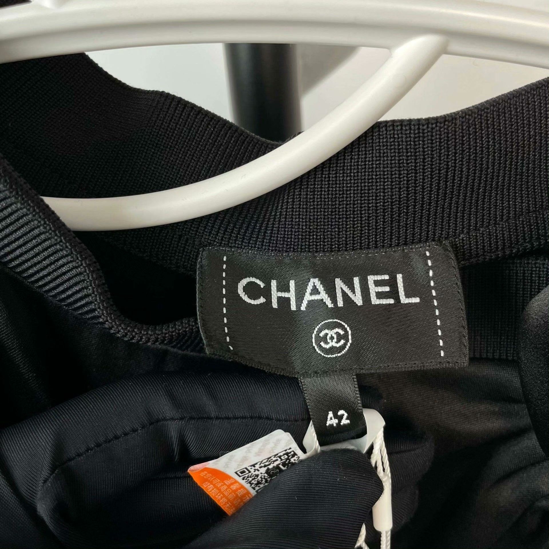 Chanel Chanel Silk Black T-Shirt S Women Size S / US 4 / IT 40 - 4 Thumbnail