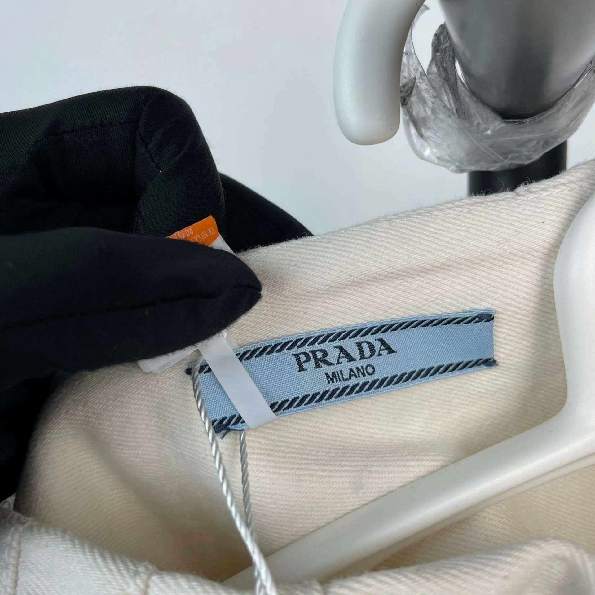 Prada Prada Pants S Women Size 26" / US 2 / IT 38 - 4 Thumbnail