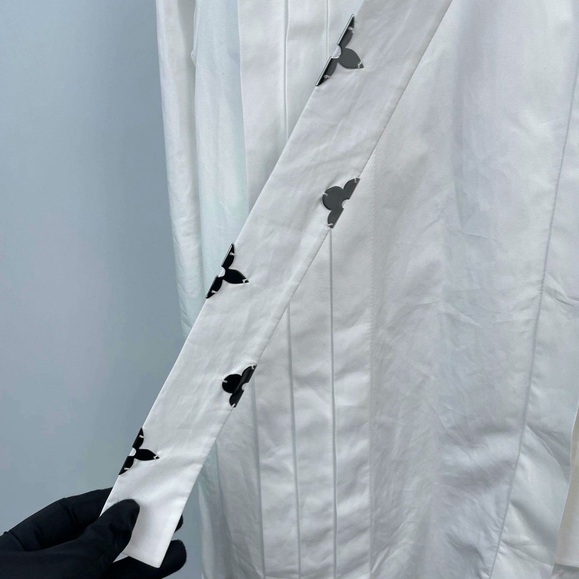 Louis Vuitton Louis Vuitton White Shirt 40 Men Size US M / EU 48-50 / 2 - 7 Thumbnail