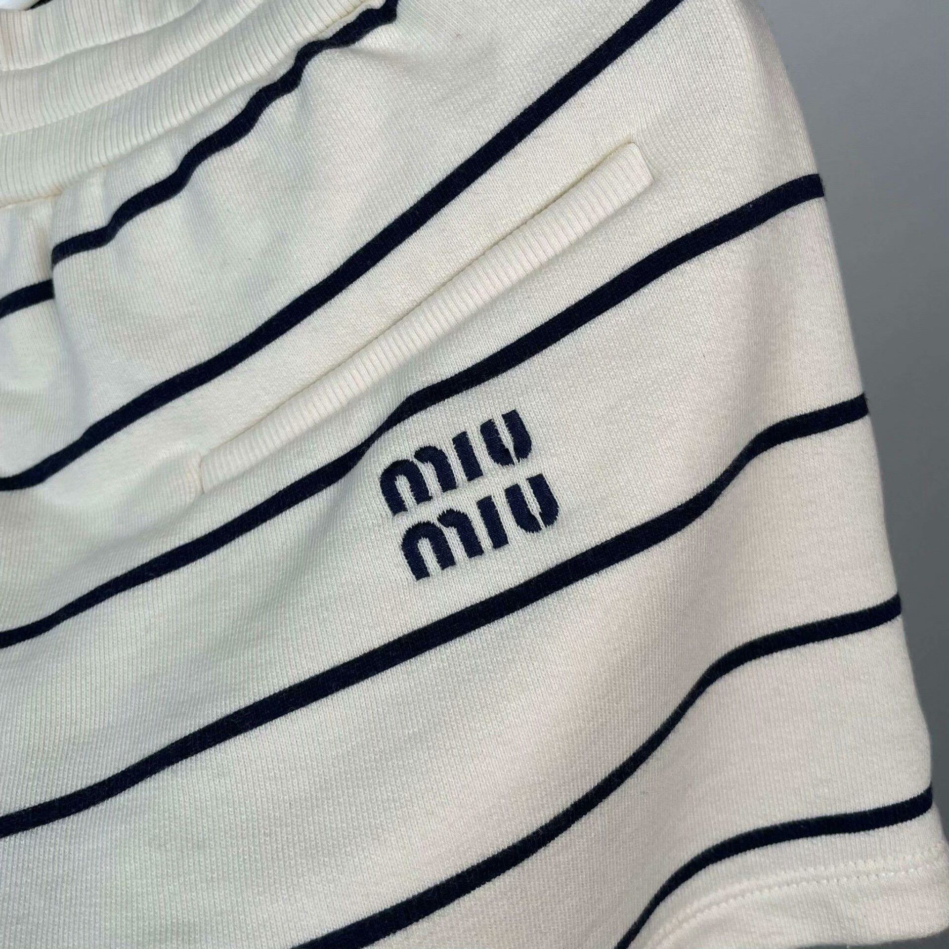 Miu Miu Miu Miu Casual Striped Black Pants S Women Size 26" / US 2 / IT 38 - 3 Thumbnail
